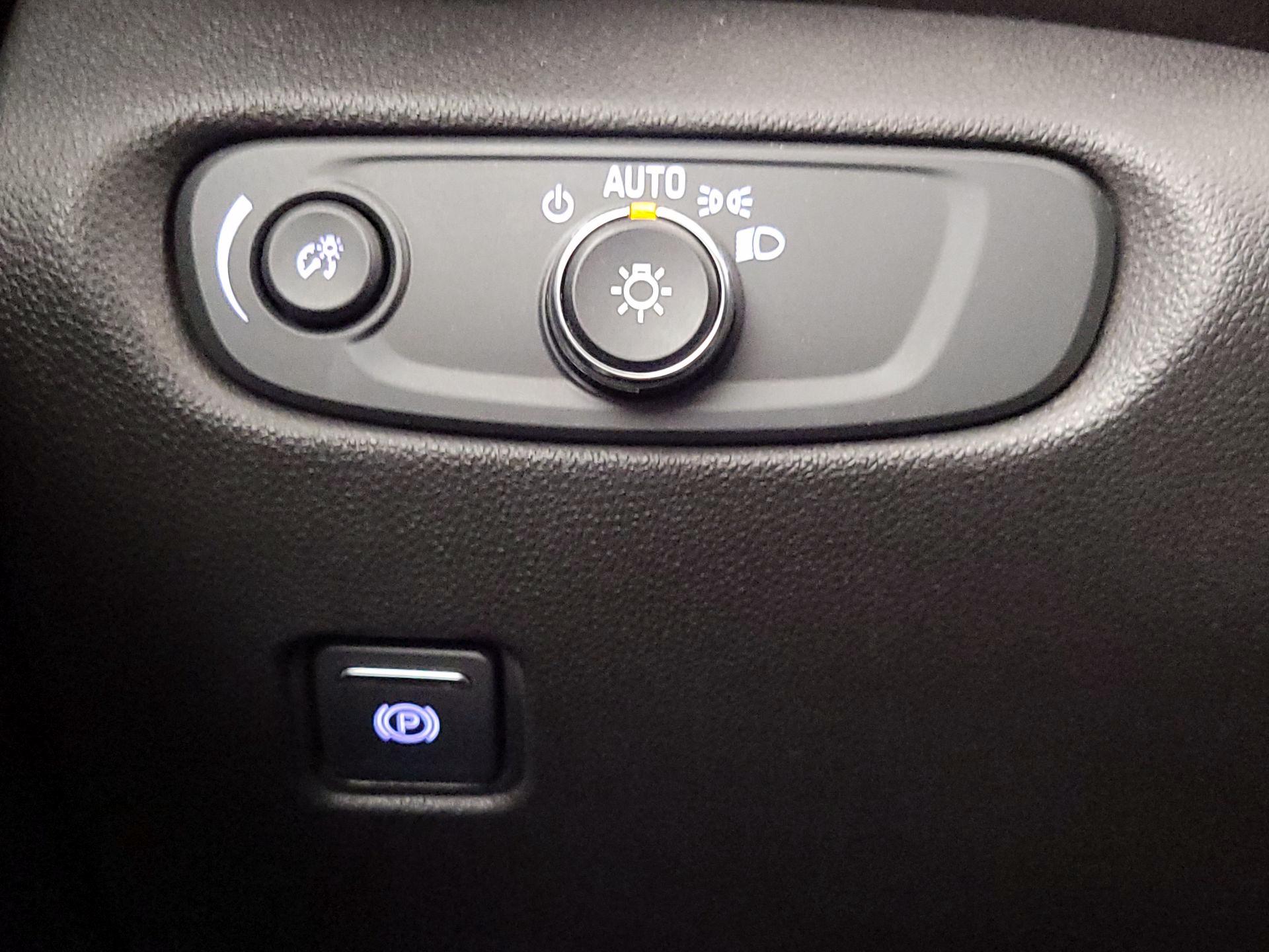 Thumbnail: 2020 Chevrolet Blazer - 13