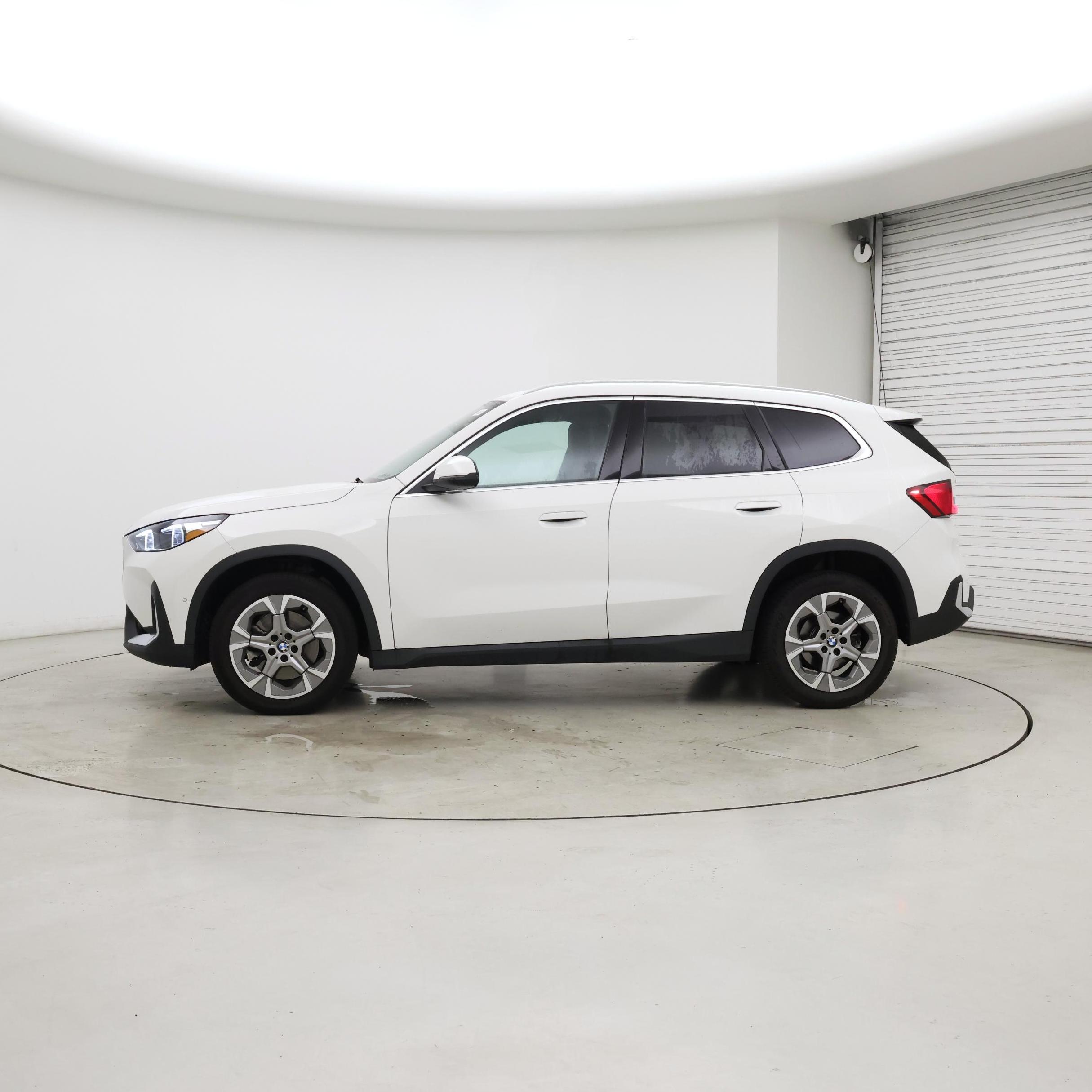 Thumbnail: 2023 BMW X1 - 3