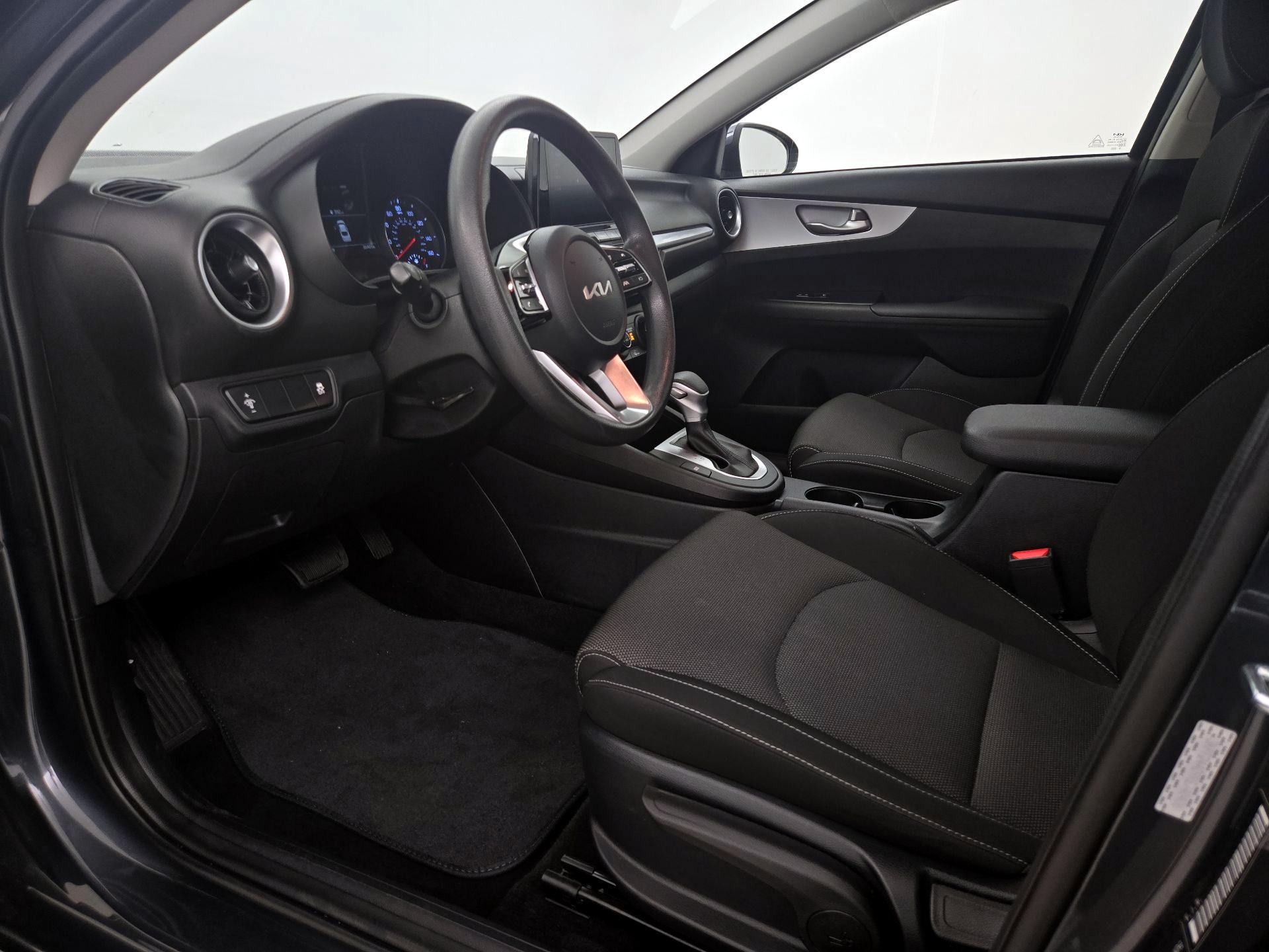 Thumbnail: 2024 Kia Forte - 11