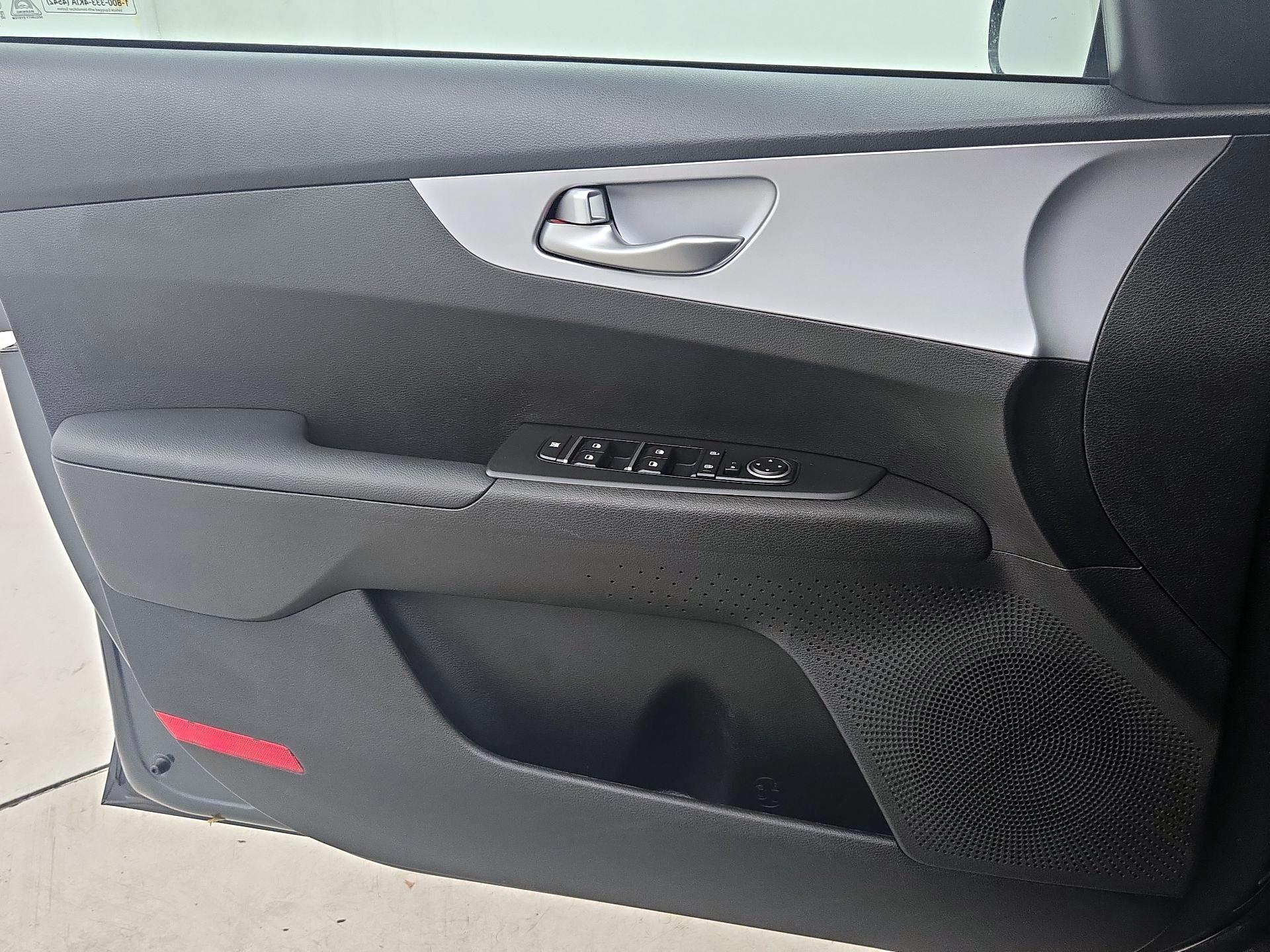 Thumbnail: 2024 Kia Forte - 12