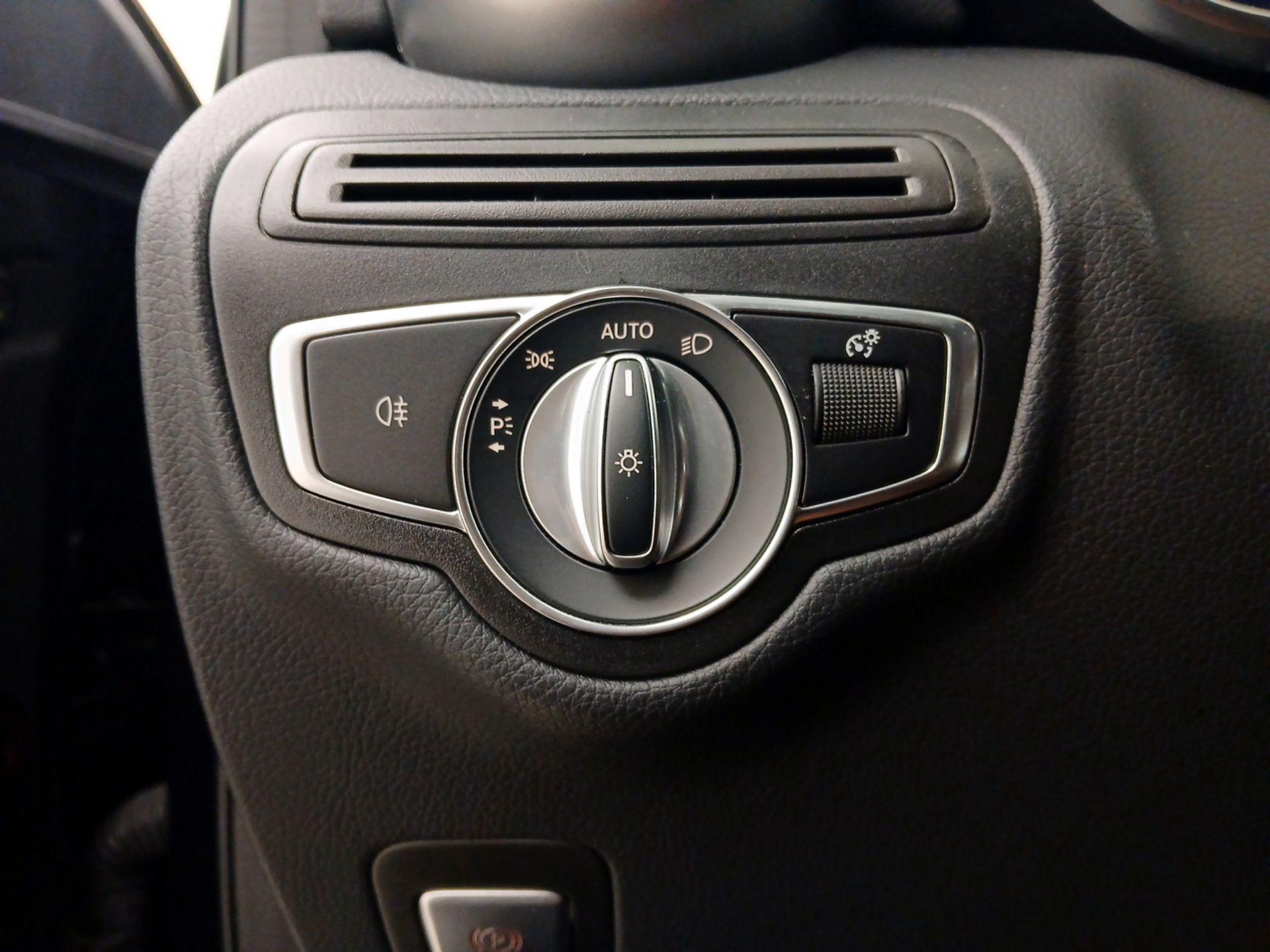 Thumbnail: 2021 Mercedes-Benz GLC - 13