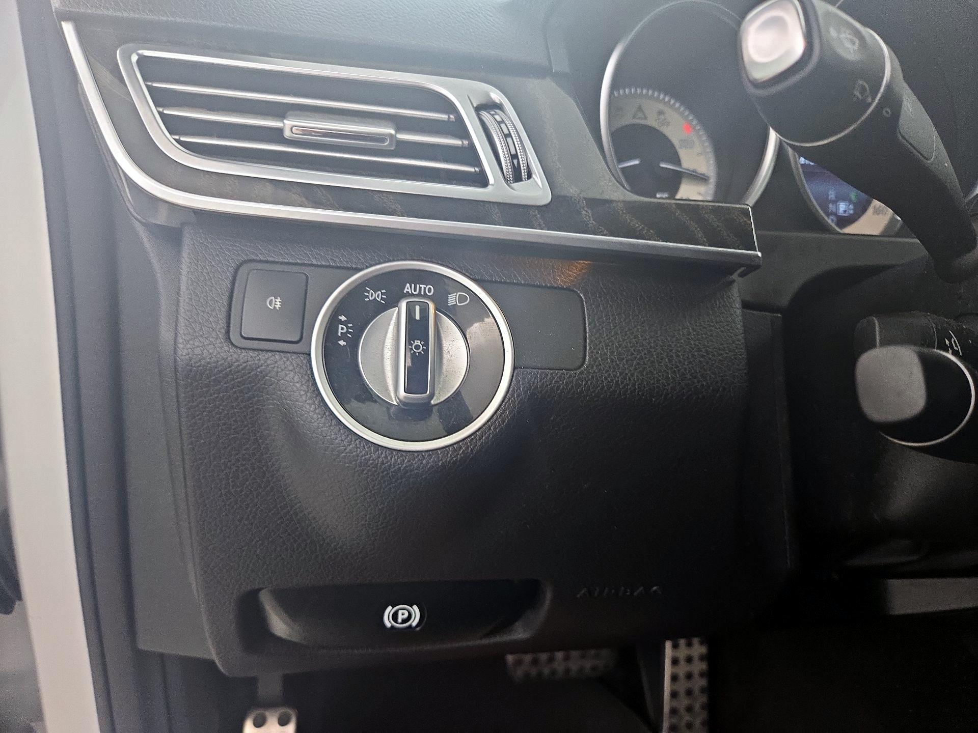 Thumbnail: 2016 Mercedes-Benz E-Class - 13