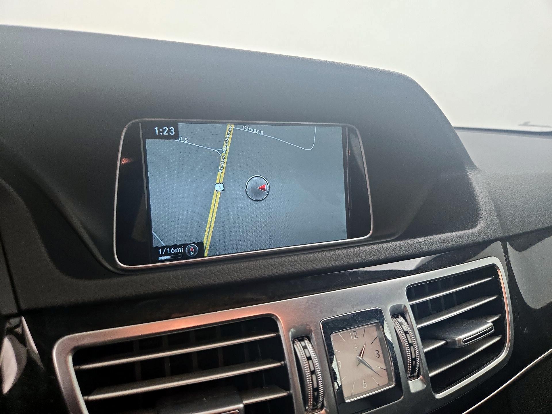 Thumbnail: 2016 Mercedes-Benz E-Class - 14