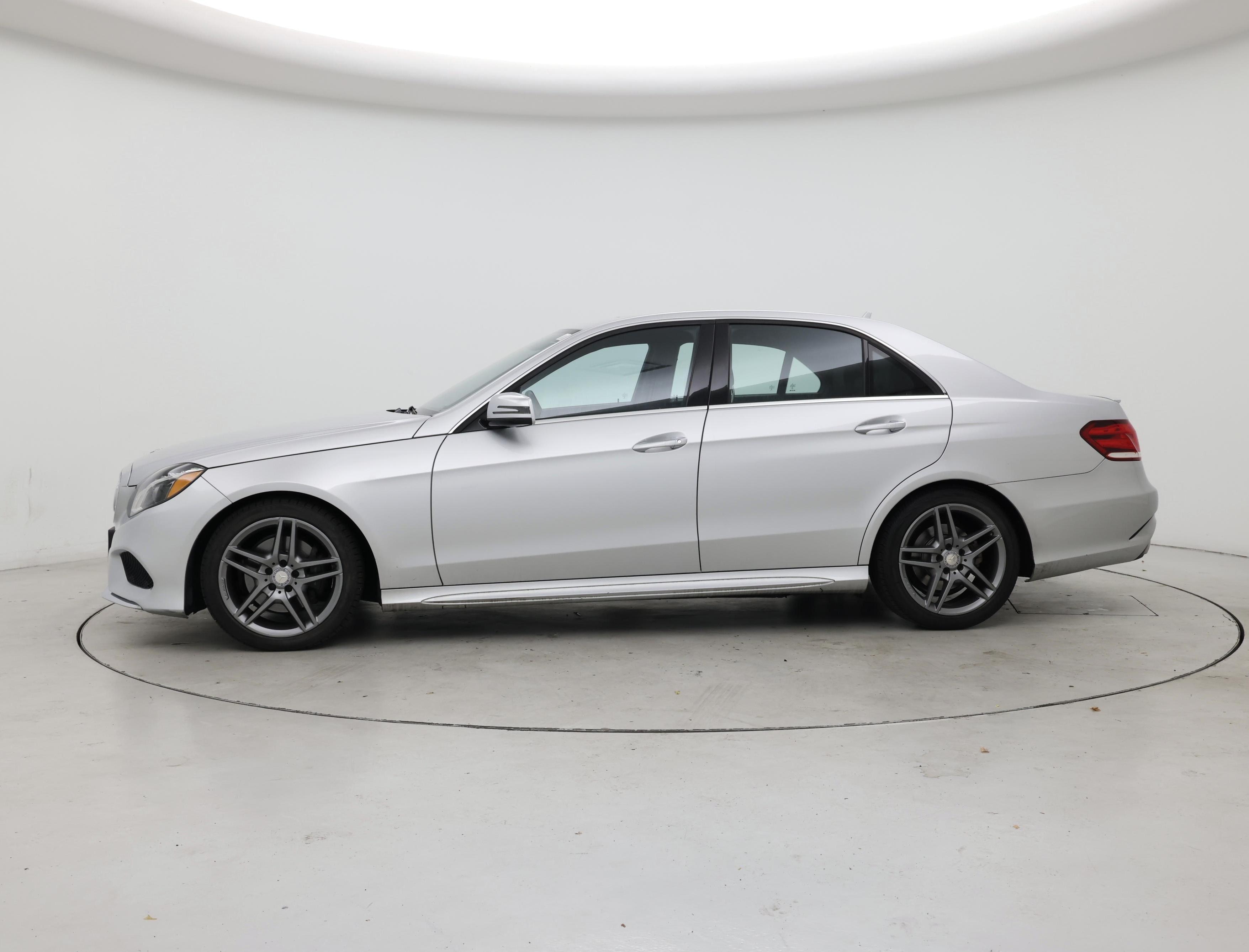 Thumbnail: 2016 Mercedes-Benz E-Class - 3