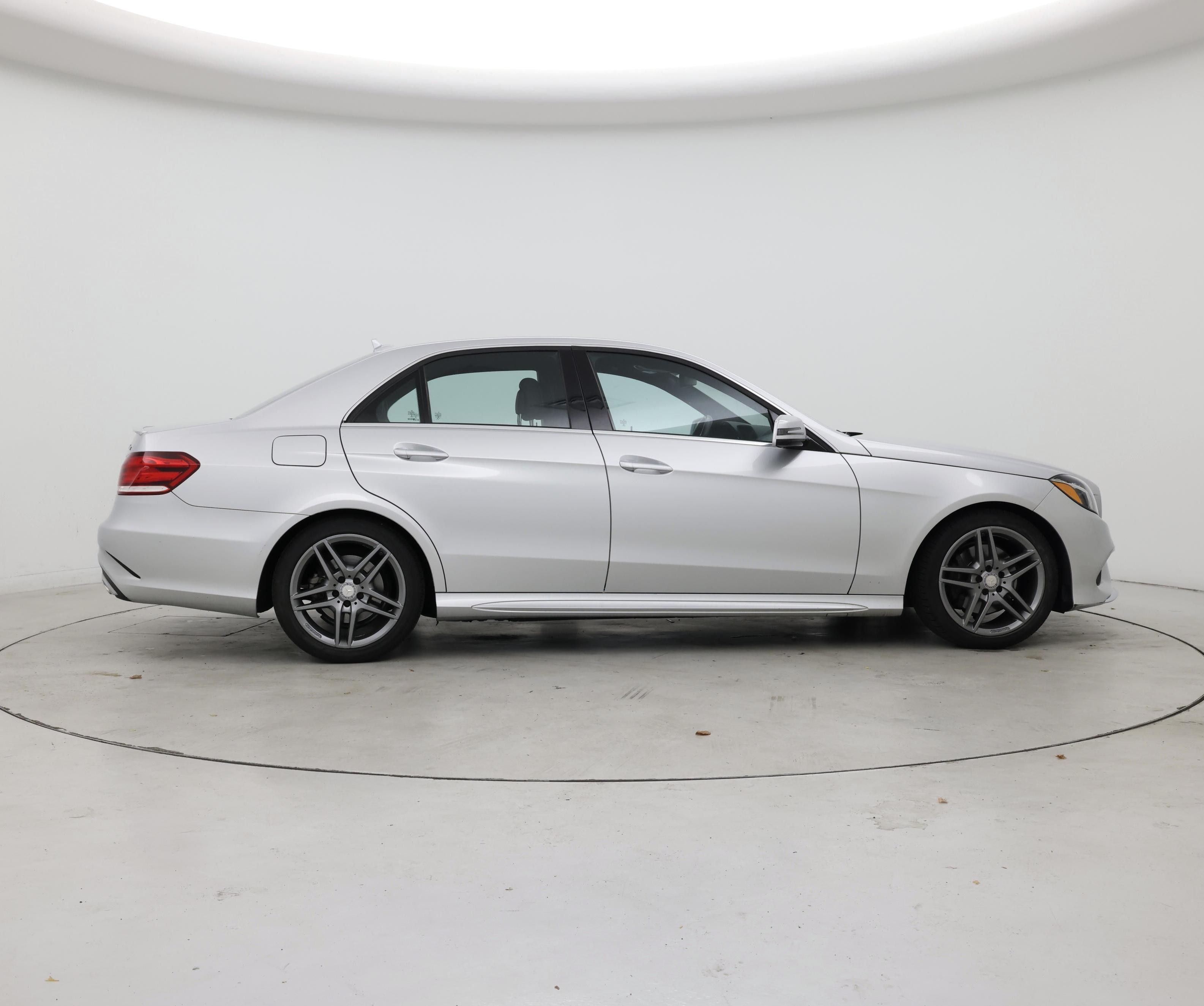 Thumbnail: 2016 Mercedes-Benz E-Class - 7