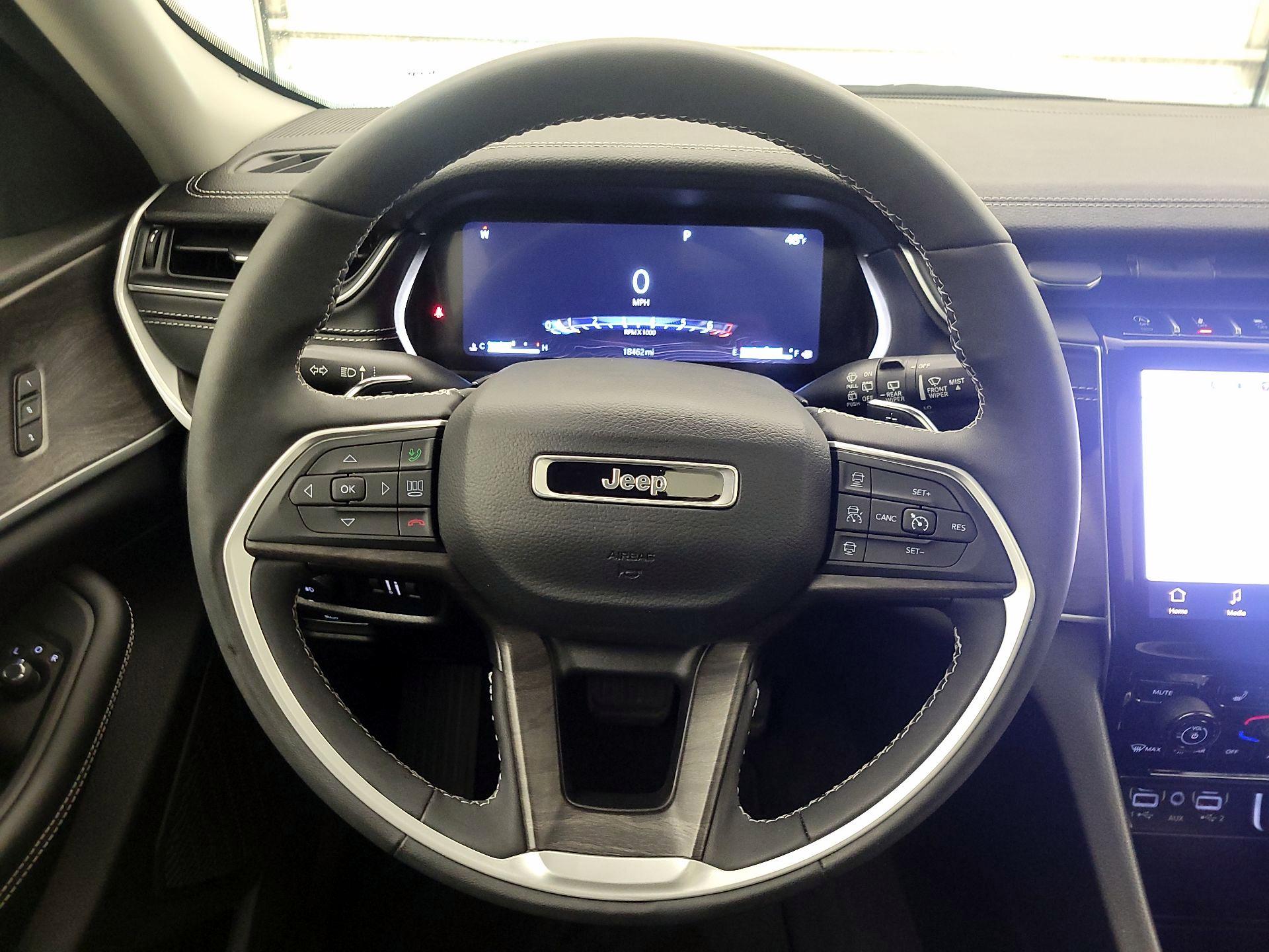 Thumbnail: 2024 Jeep Grand Cherokee - 10