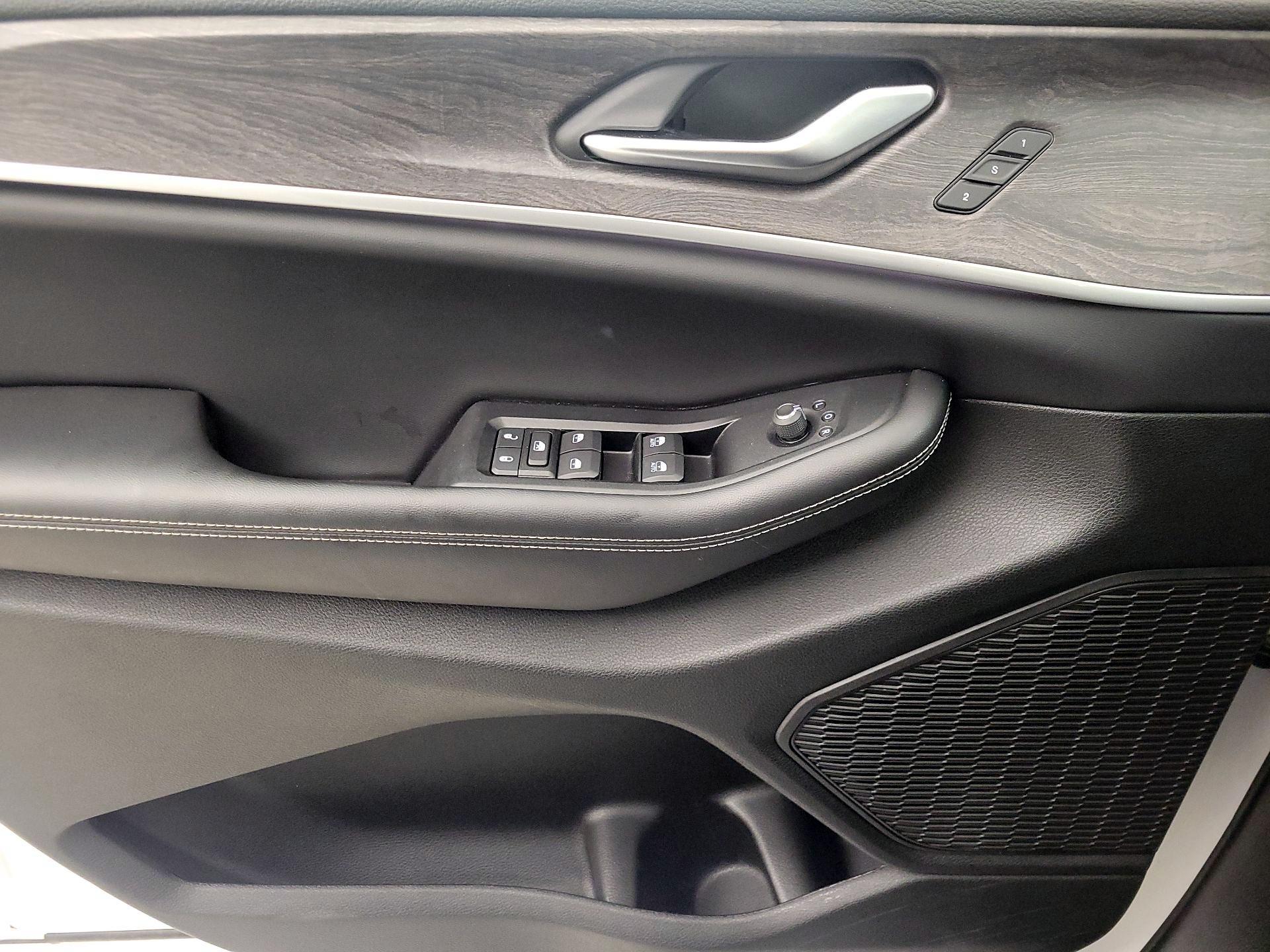 Thumbnail: 2024 Jeep Grand Cherokee - 12