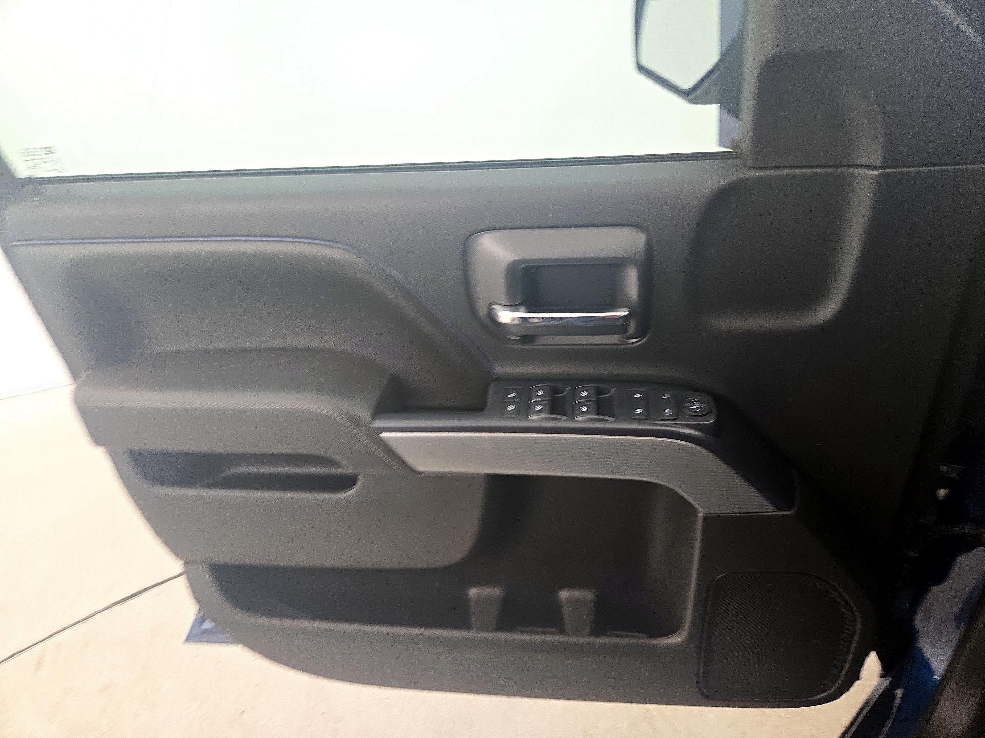 Thumbnail: 2017 Chevrolet Silverado 1500 - 12