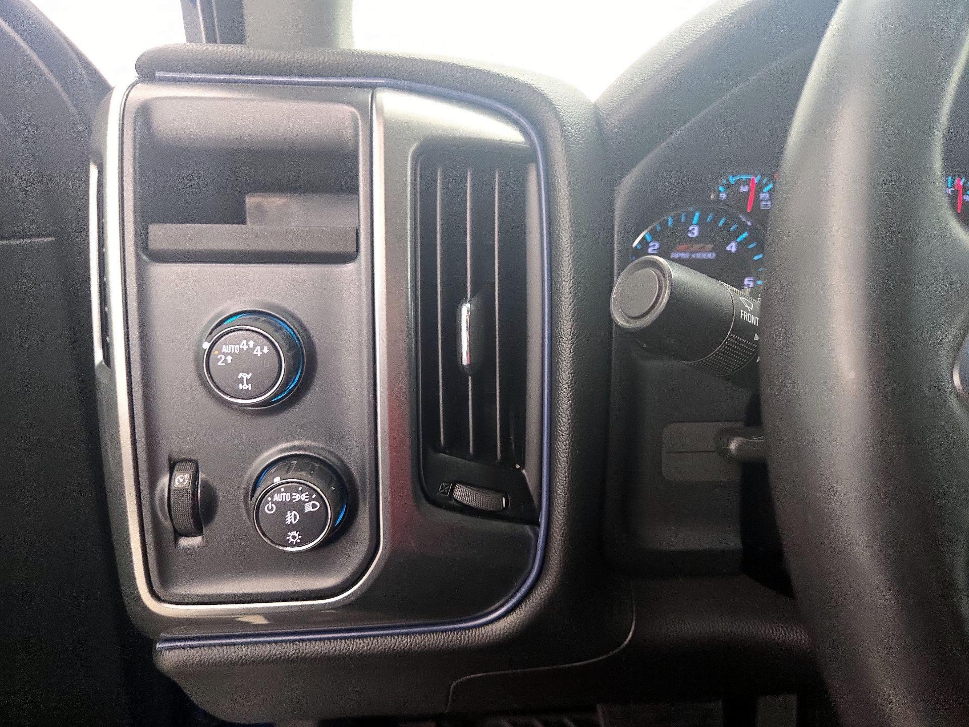 Thumbnail: 2017 Chevrolet Silverado 1500 - 13