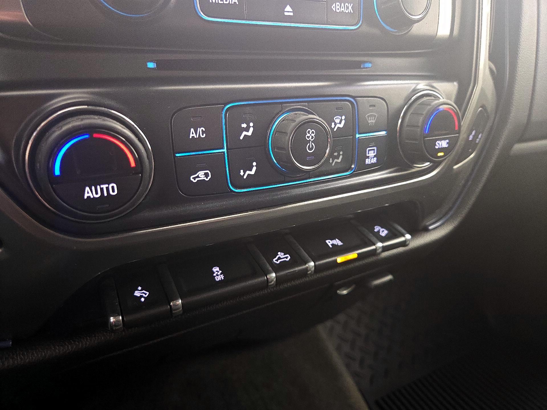 Thumbnail: 2017 Chevrolet Silverado 1500 - 16