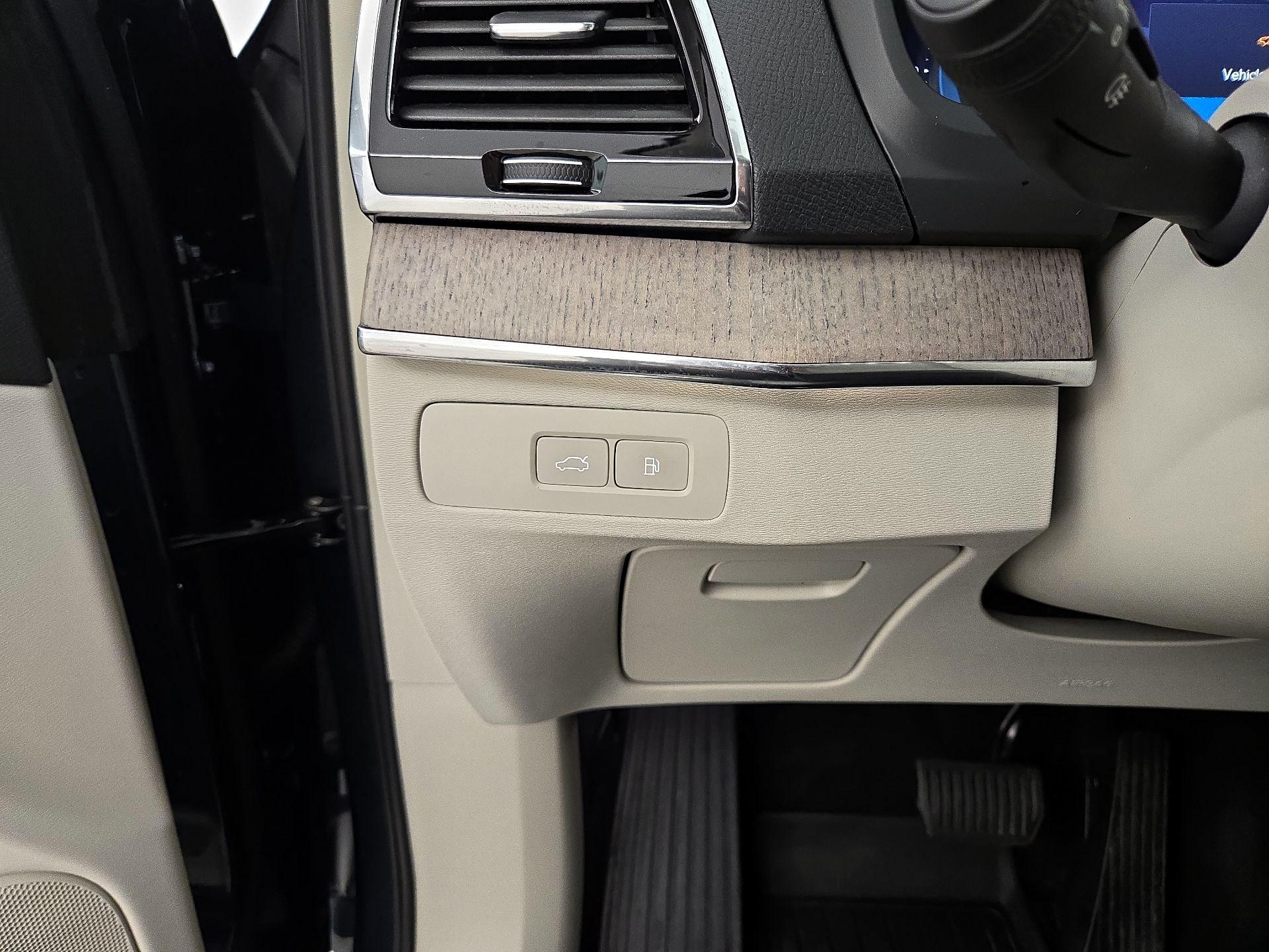 Thumbnail: 2023 Volvo XC90 - 13