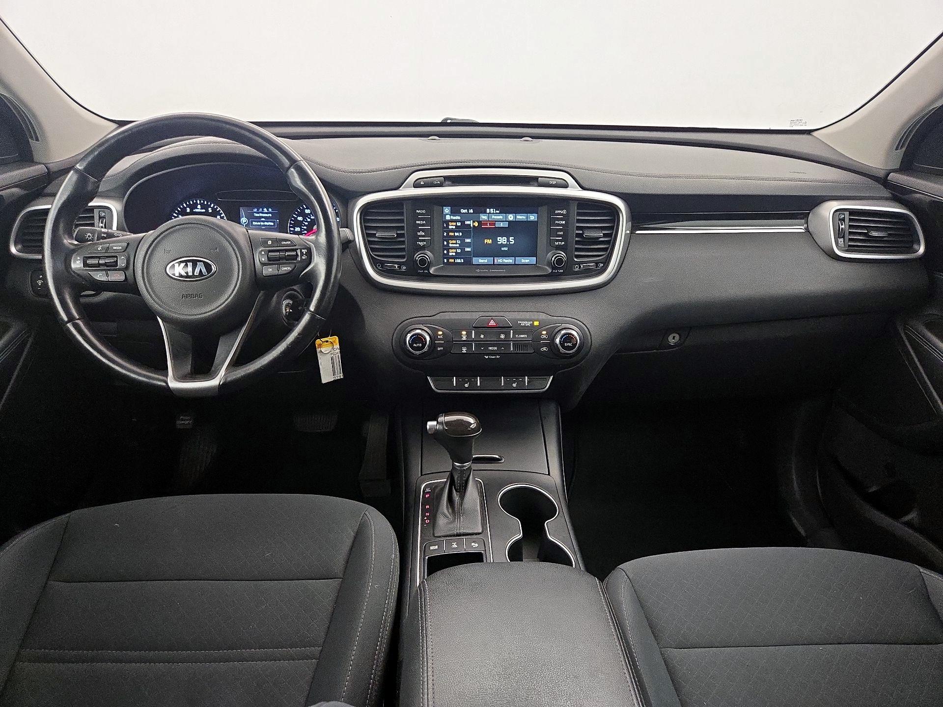Thumbnail: 2017 Kia Sorento - 9