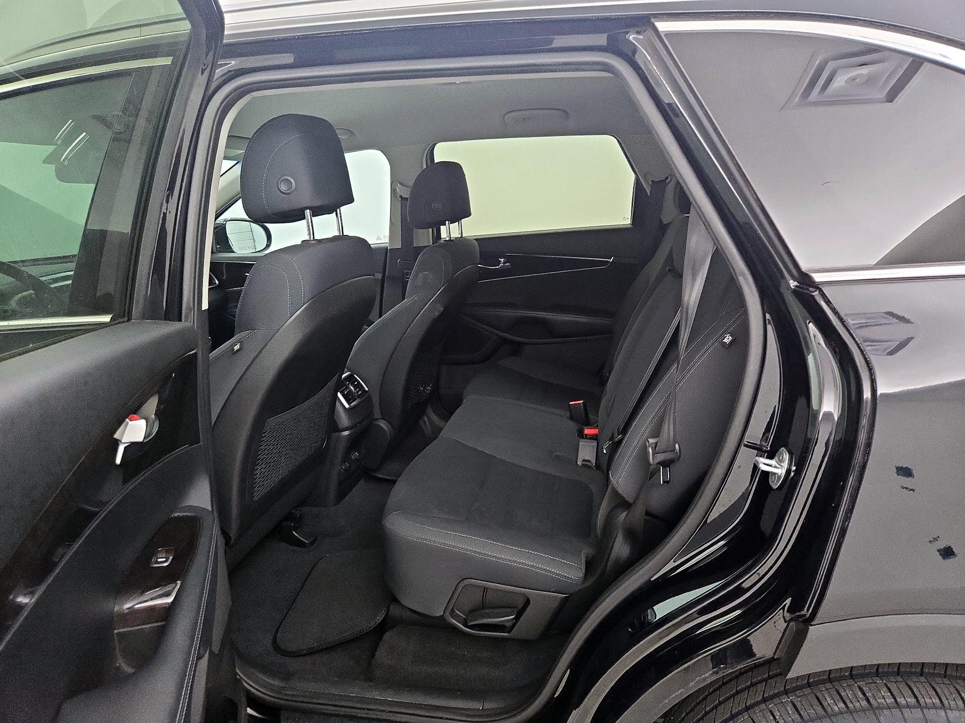 Thumbnail: 2017 Kia Sorento - 19