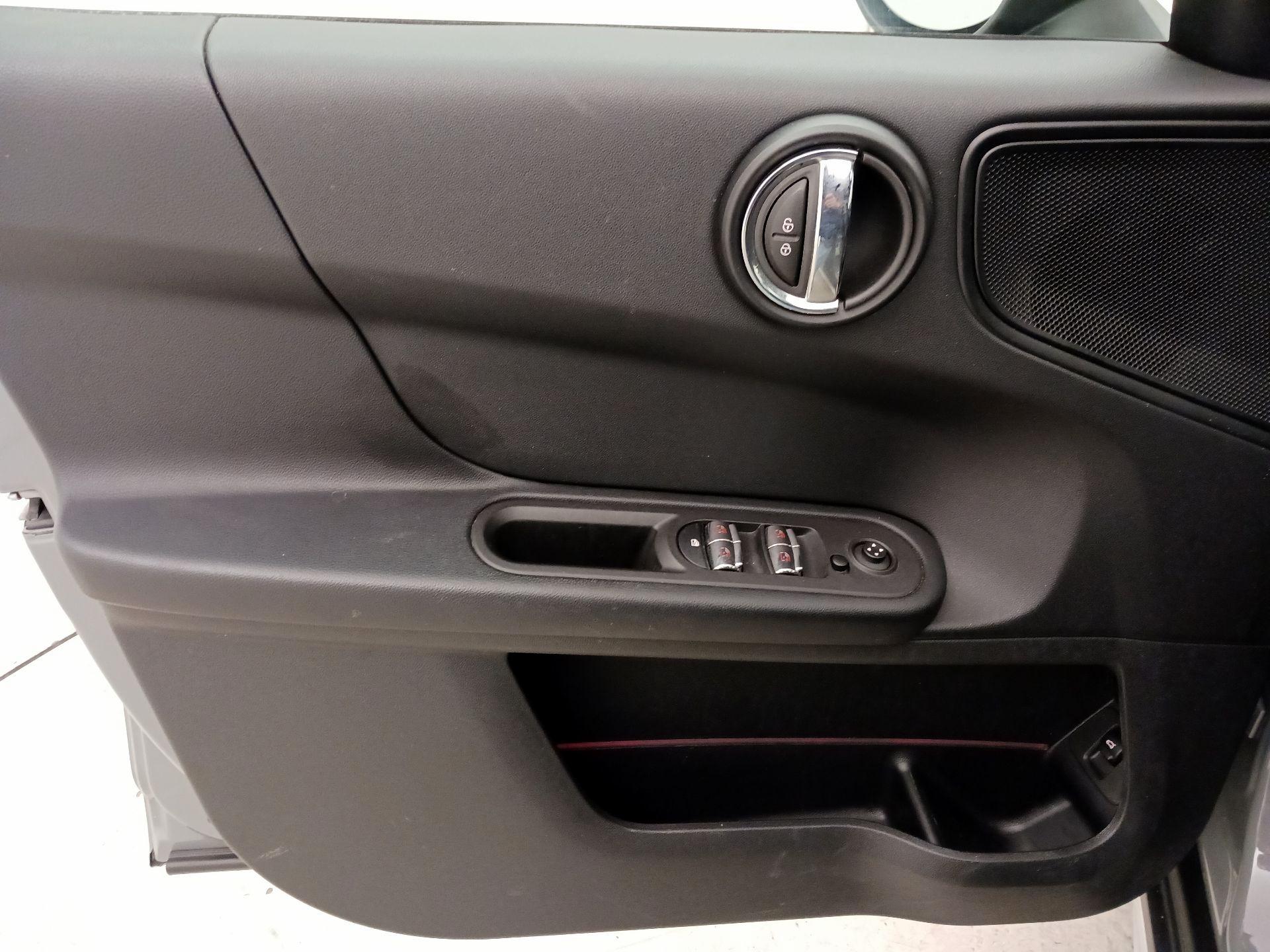 Thumbnail: 2019 MINI Cooper Countryman - 12