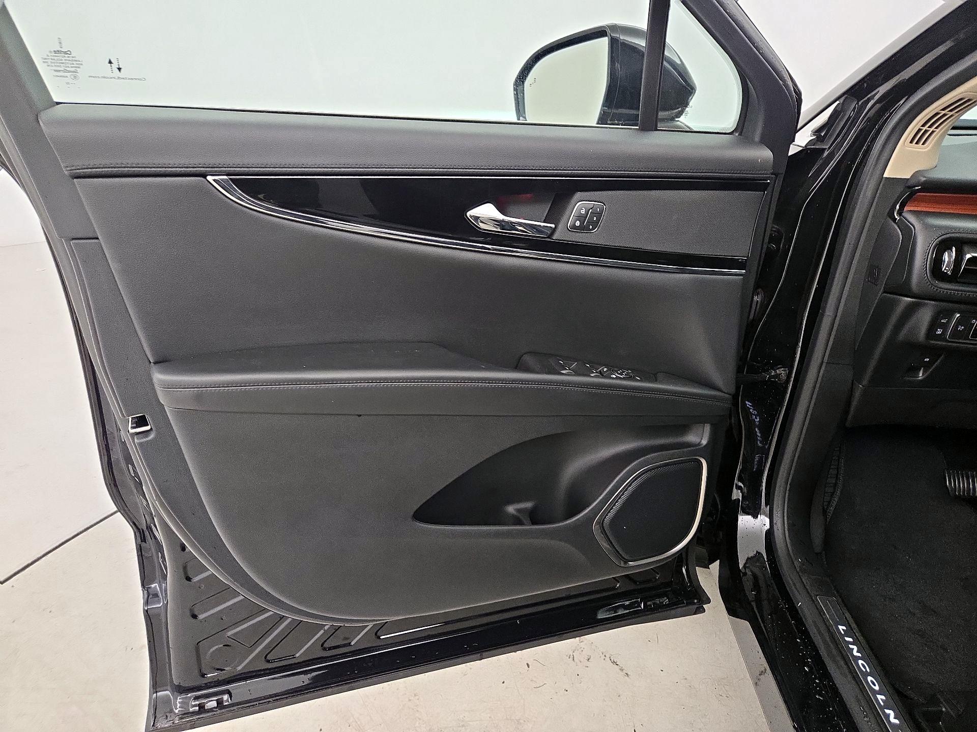 Thumbnail: 2022 Lincoln Nautilus - 12