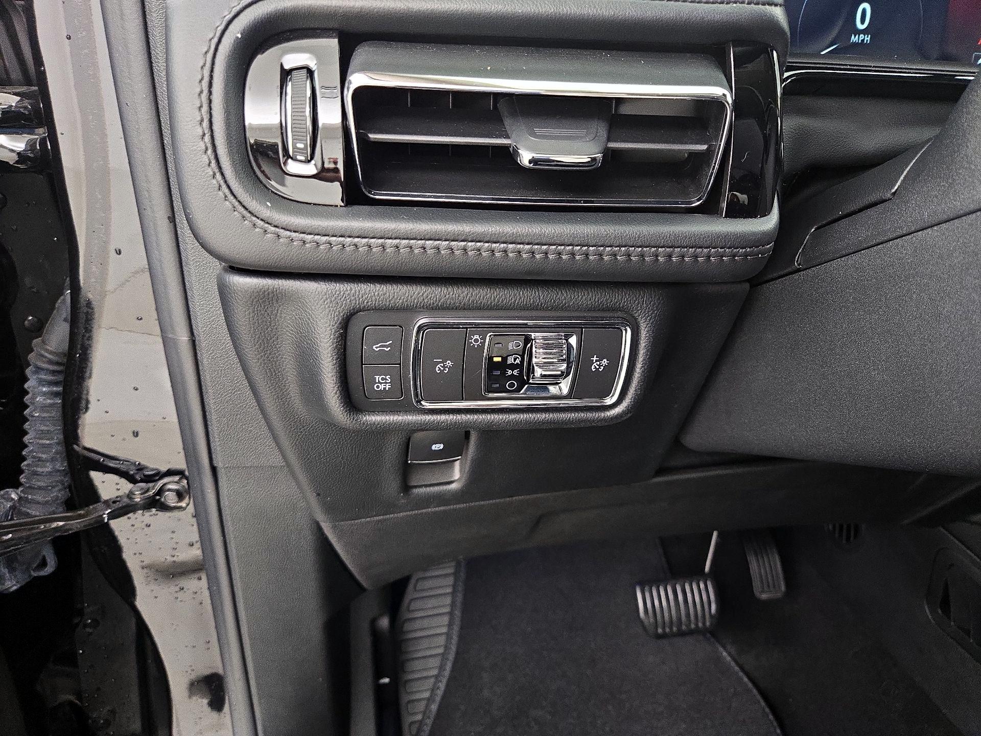 Thumbnail: 2022 Lincoln Nautilus - 13