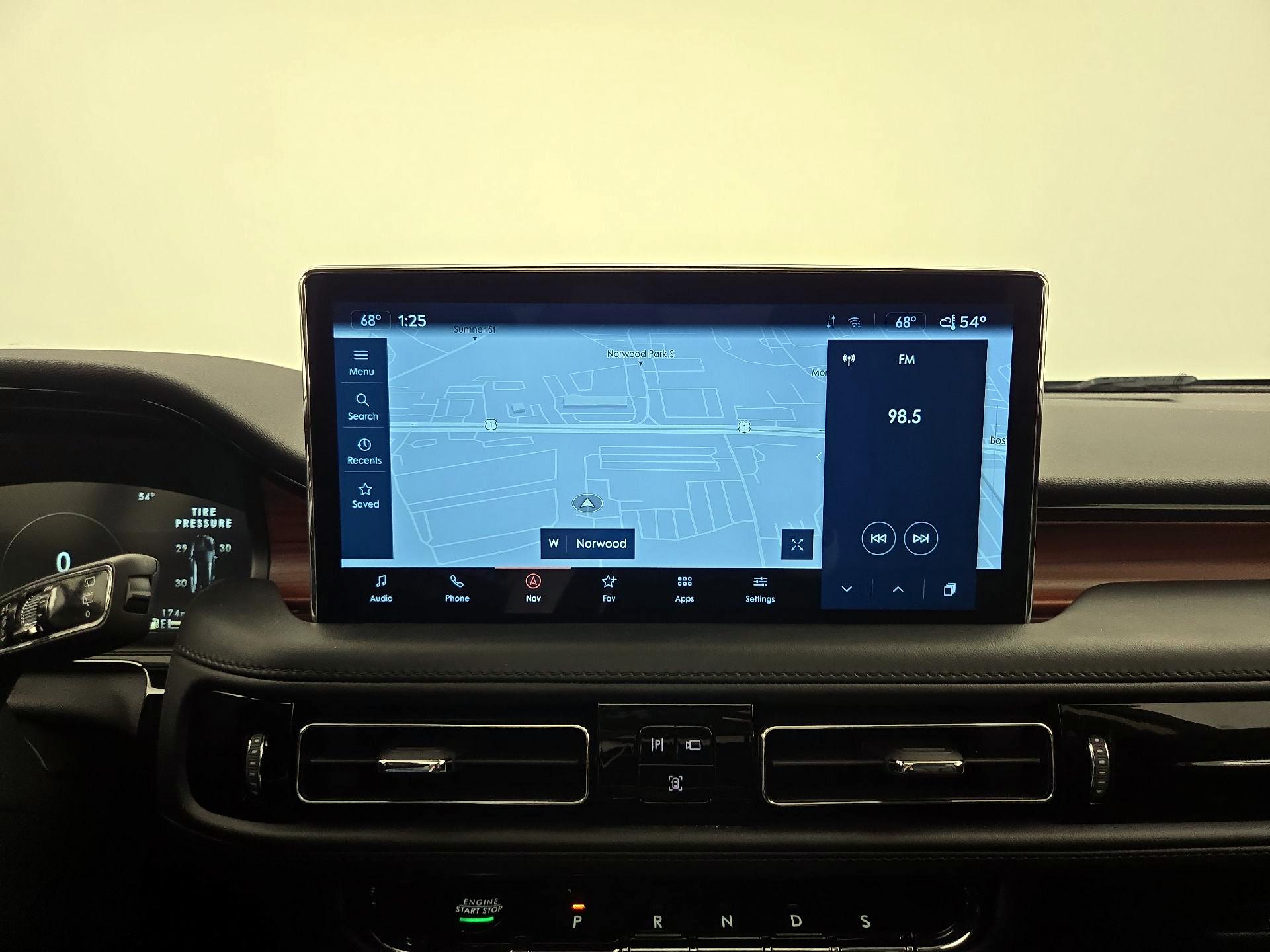 Thumbnail: 2022 Lincoln Nautilus - 14