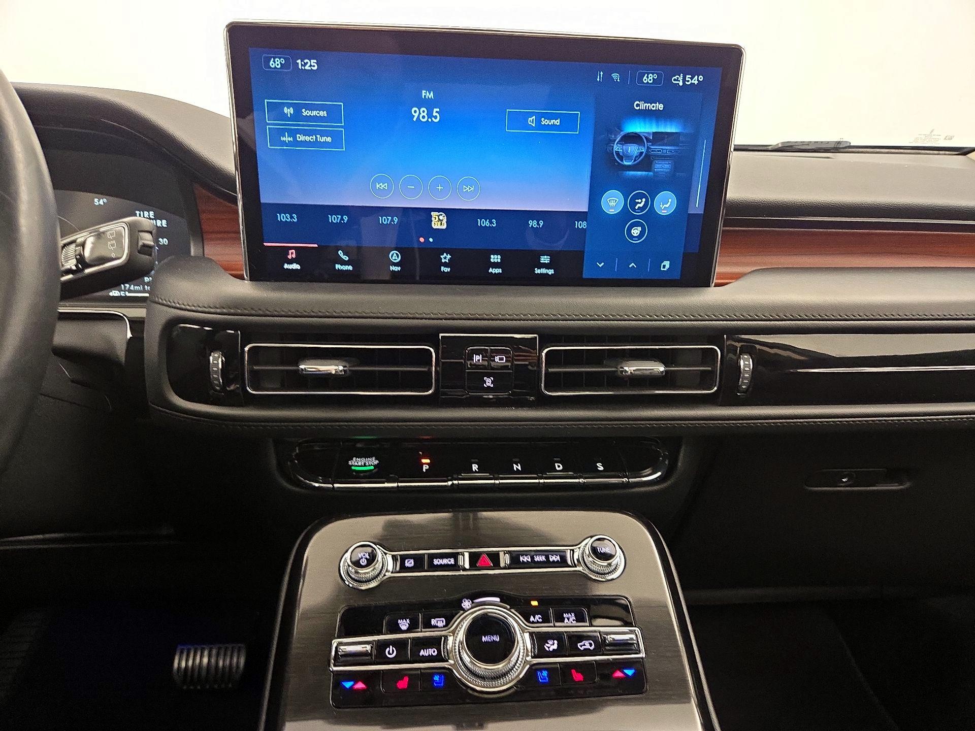 Thumbnail: 2022 Lincoln Nautilus - 17