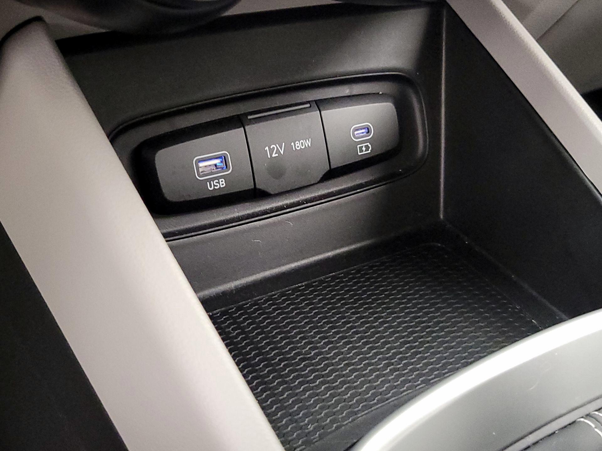 Thumbnail: 2024 Hyundai Venue - 18