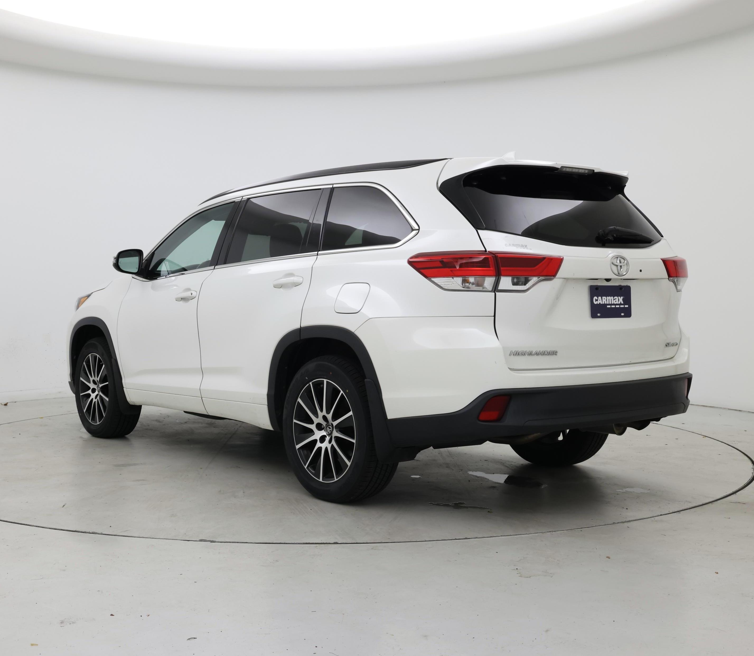 Thumbnail: 2017 Toyota Highlander - 2