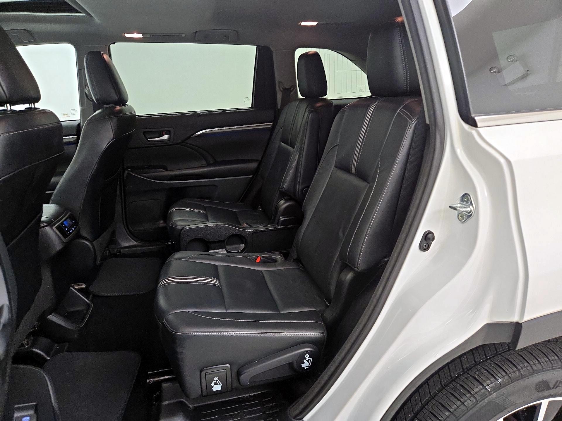 Thumbnail: 2017 Toyota Highlander - 20