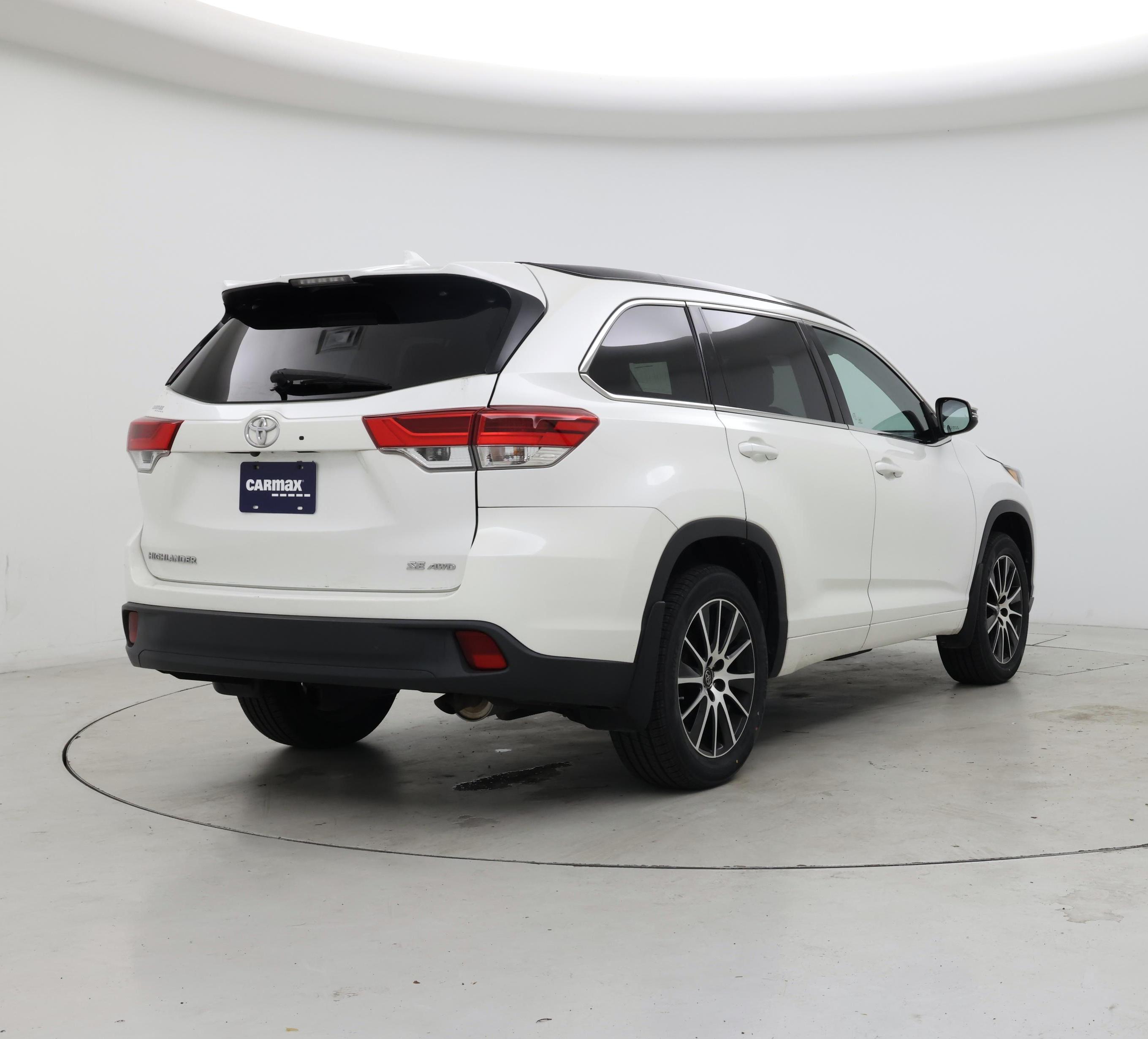 Thumbnail: 2017 Toyota Highlander - 8