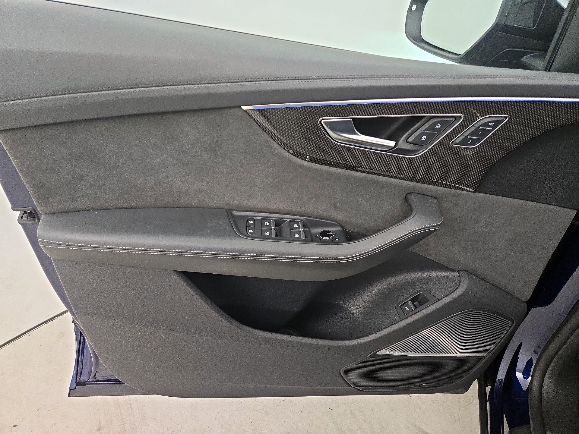 Thumbnail: 2021 Audi SQ8 - 12