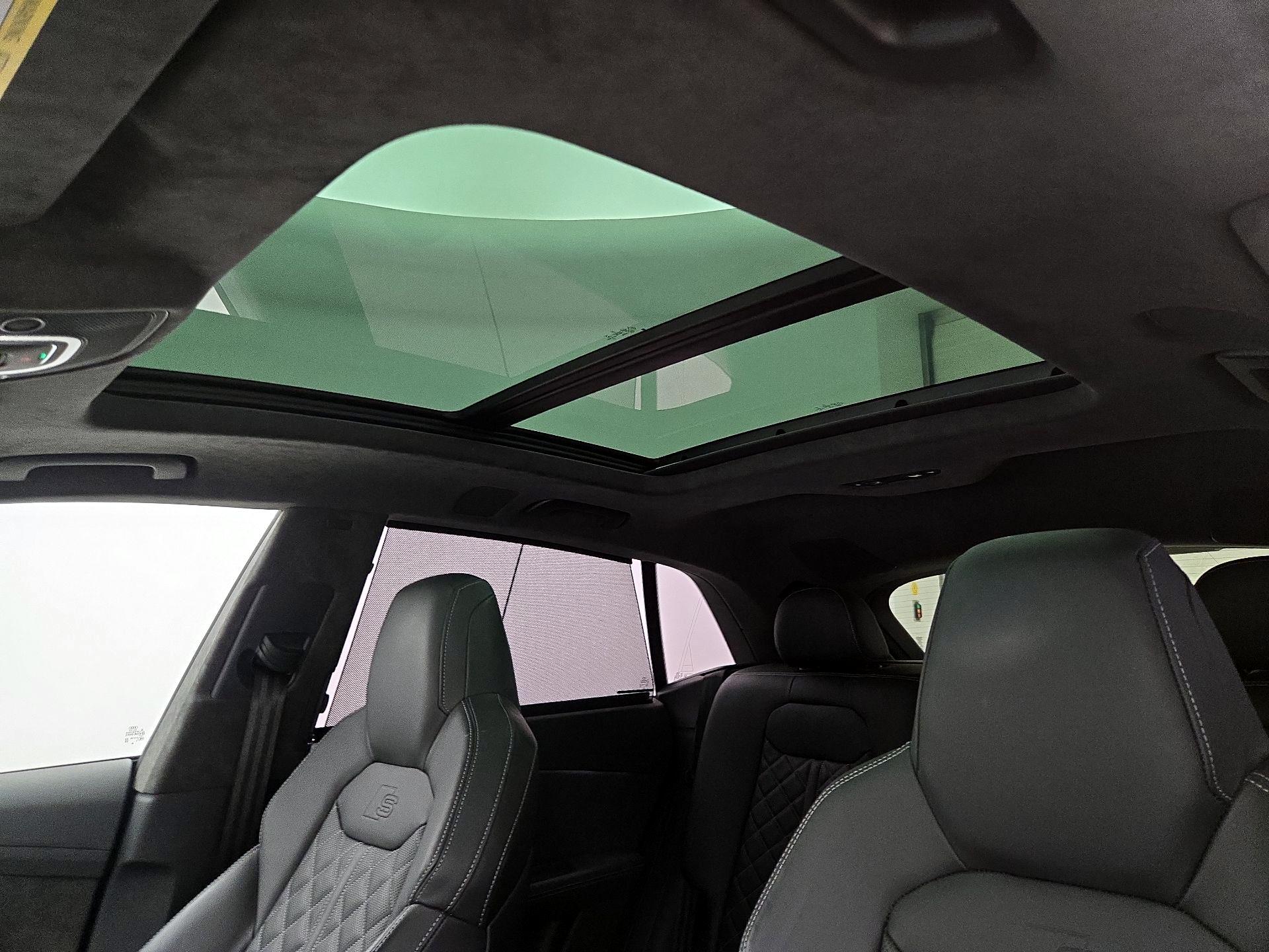 Thumbnail: 2021 Audi SQ8 - 20
