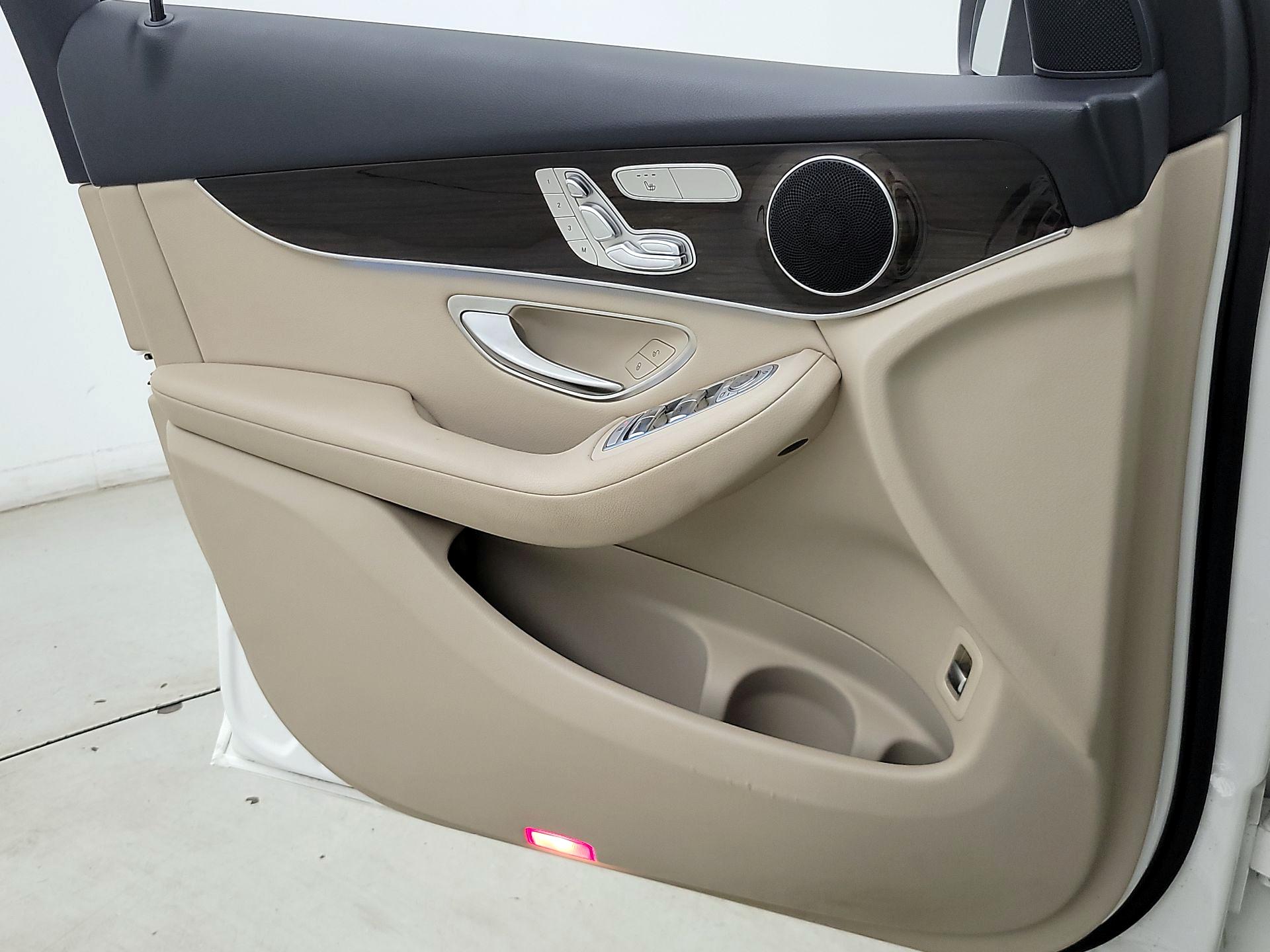 Thumbnail: 2019 Mercedes-Benz GLC - 12