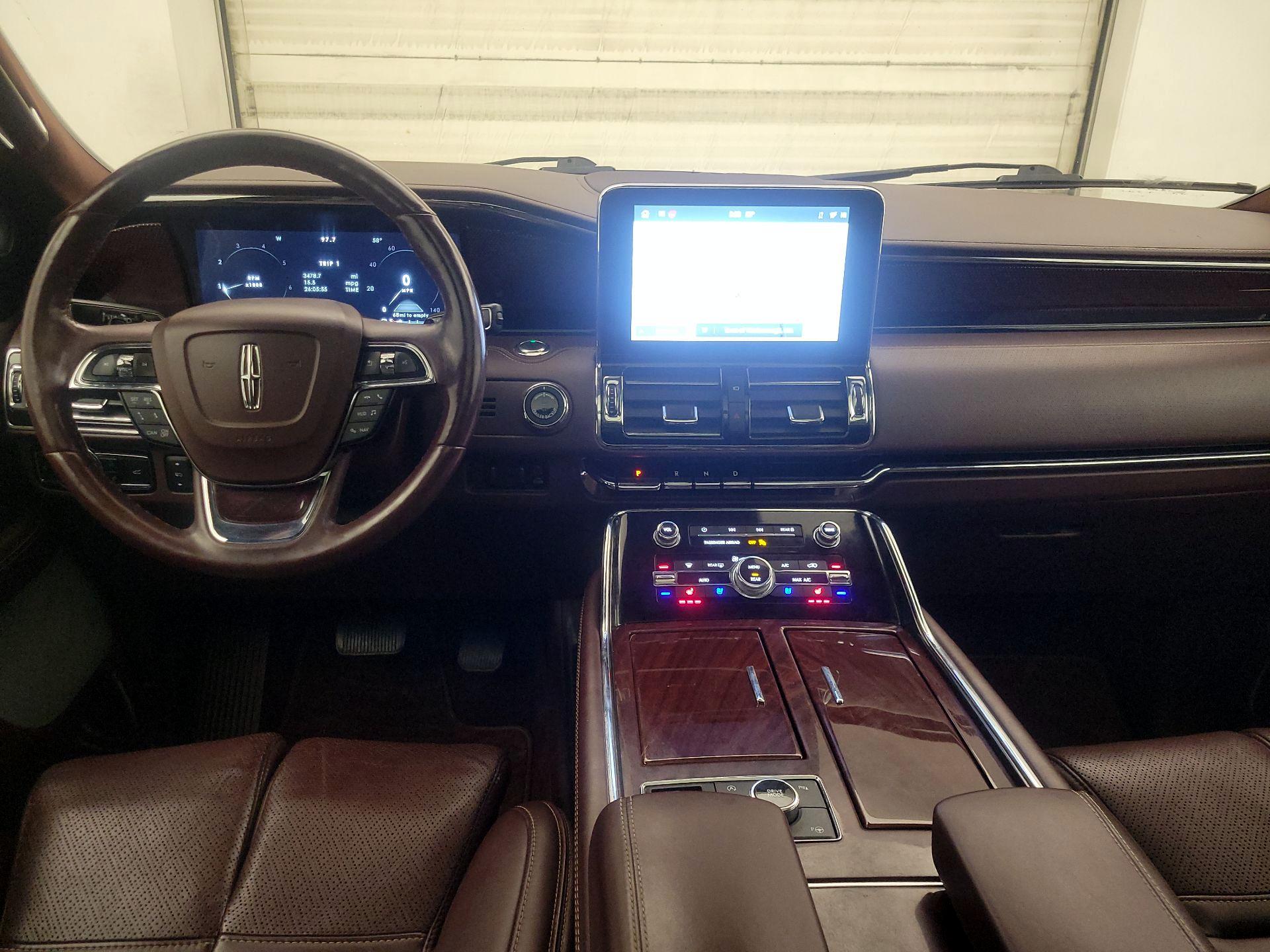 Thumbnail: 2021 Lincoln Navigator - 9