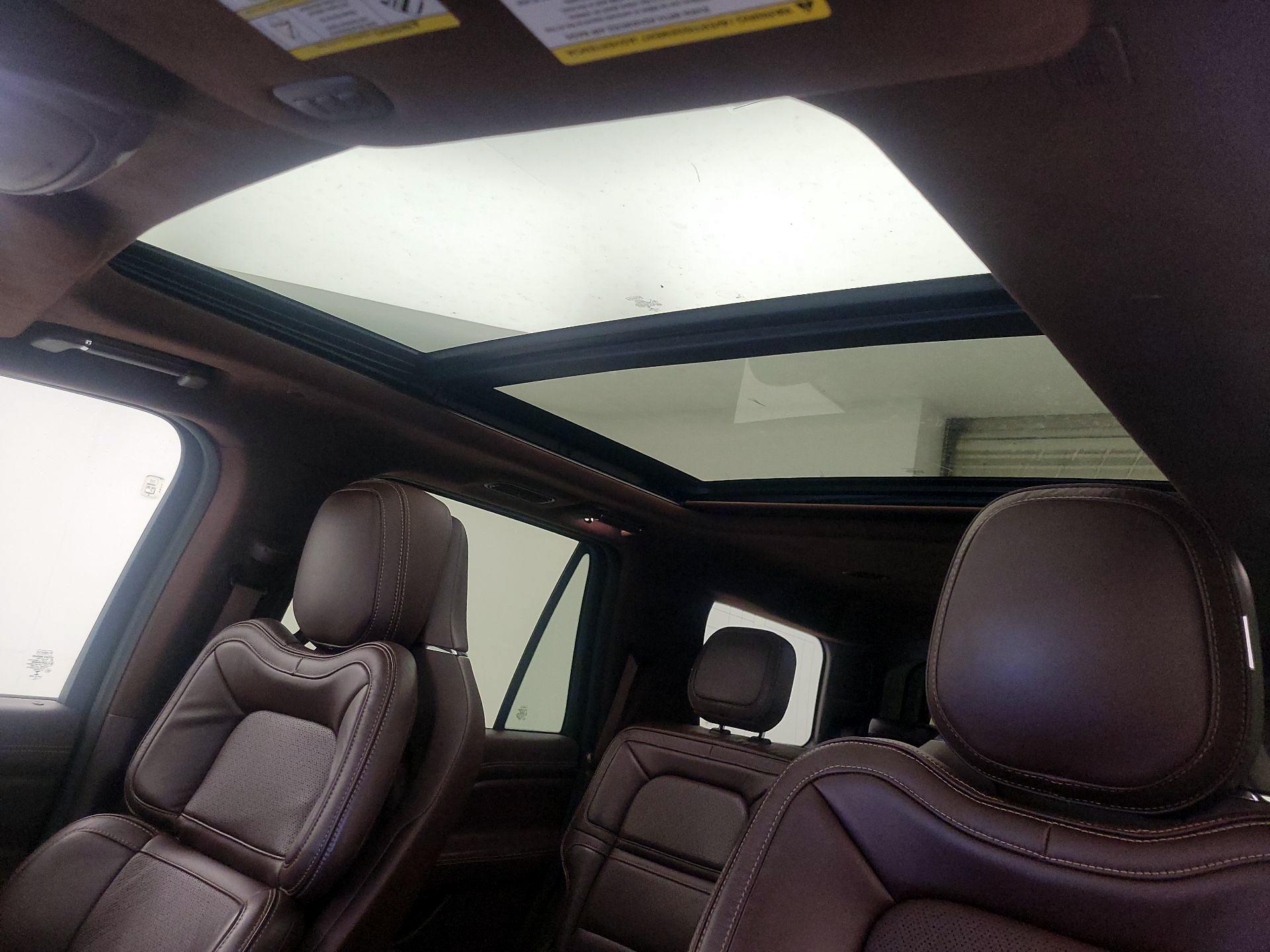 Thumbnail: 2021 Lincoln Navigator - 20