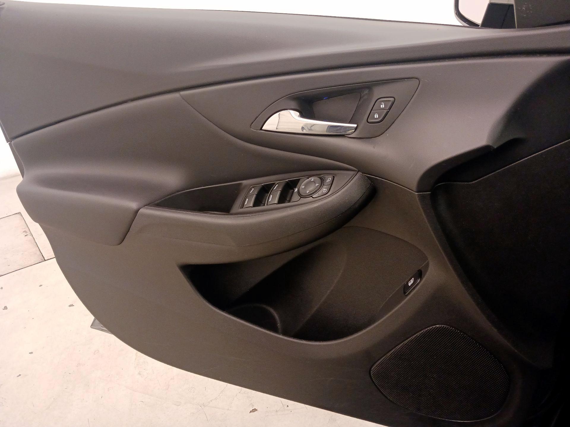 Thumbnail: 2017 Chevrolet Volt - 12