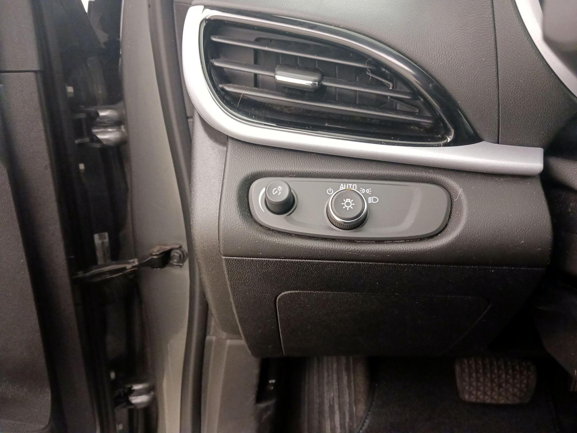 Thumbnail: 2017 Chevrolet Volt - 13