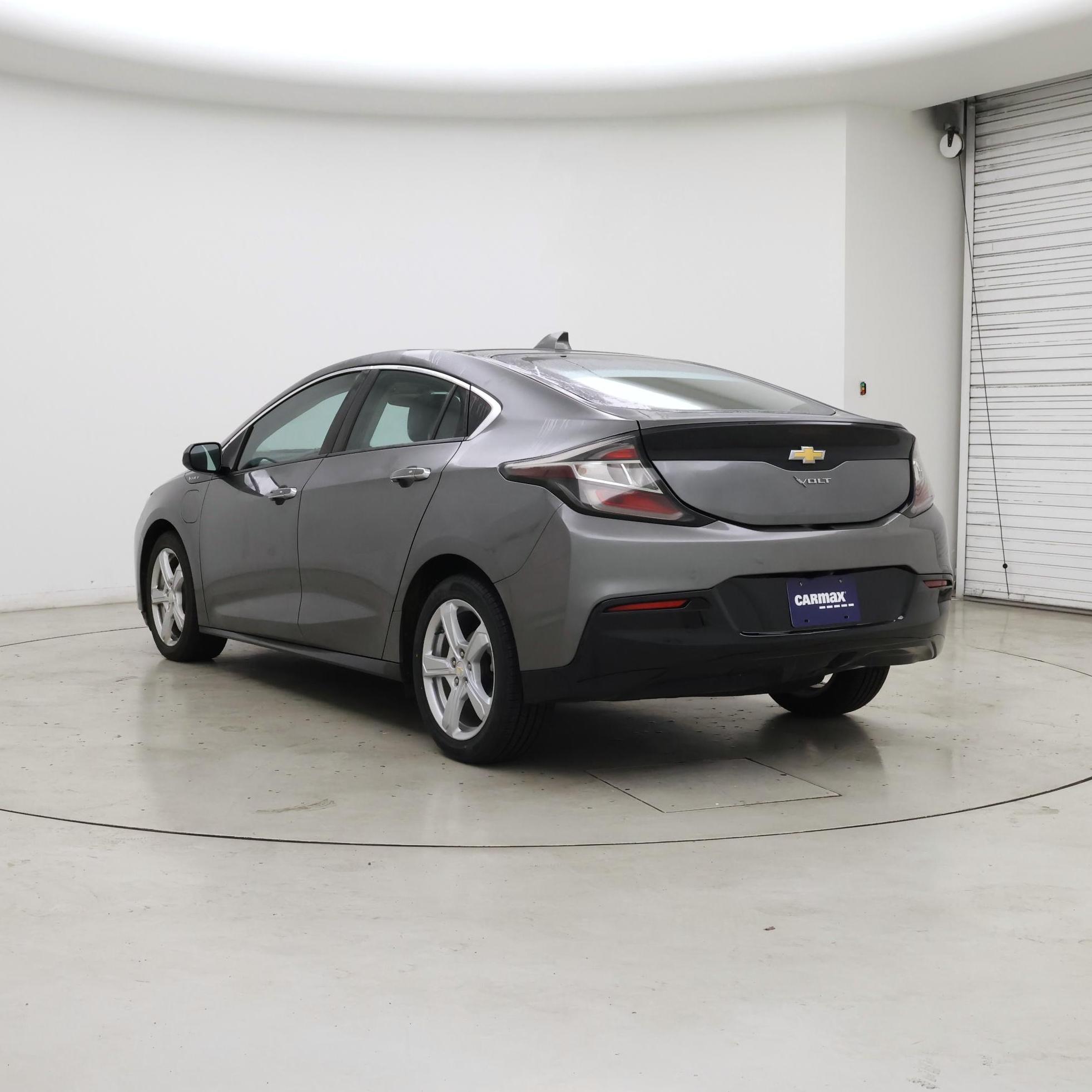 Thumbnail: 2017 Chevrolet Volt - 2