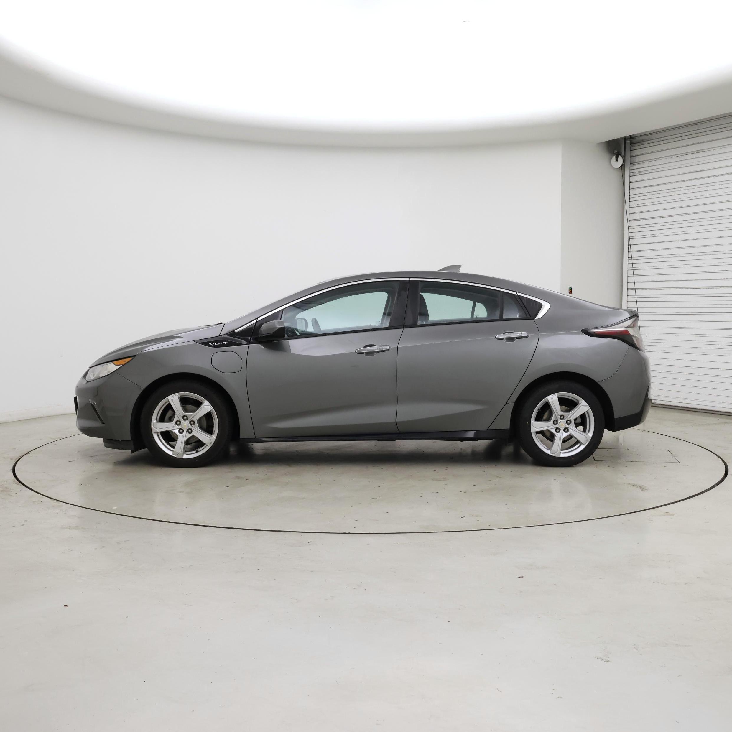 Thumbnail: 2017 Chevrolet Volt - 3