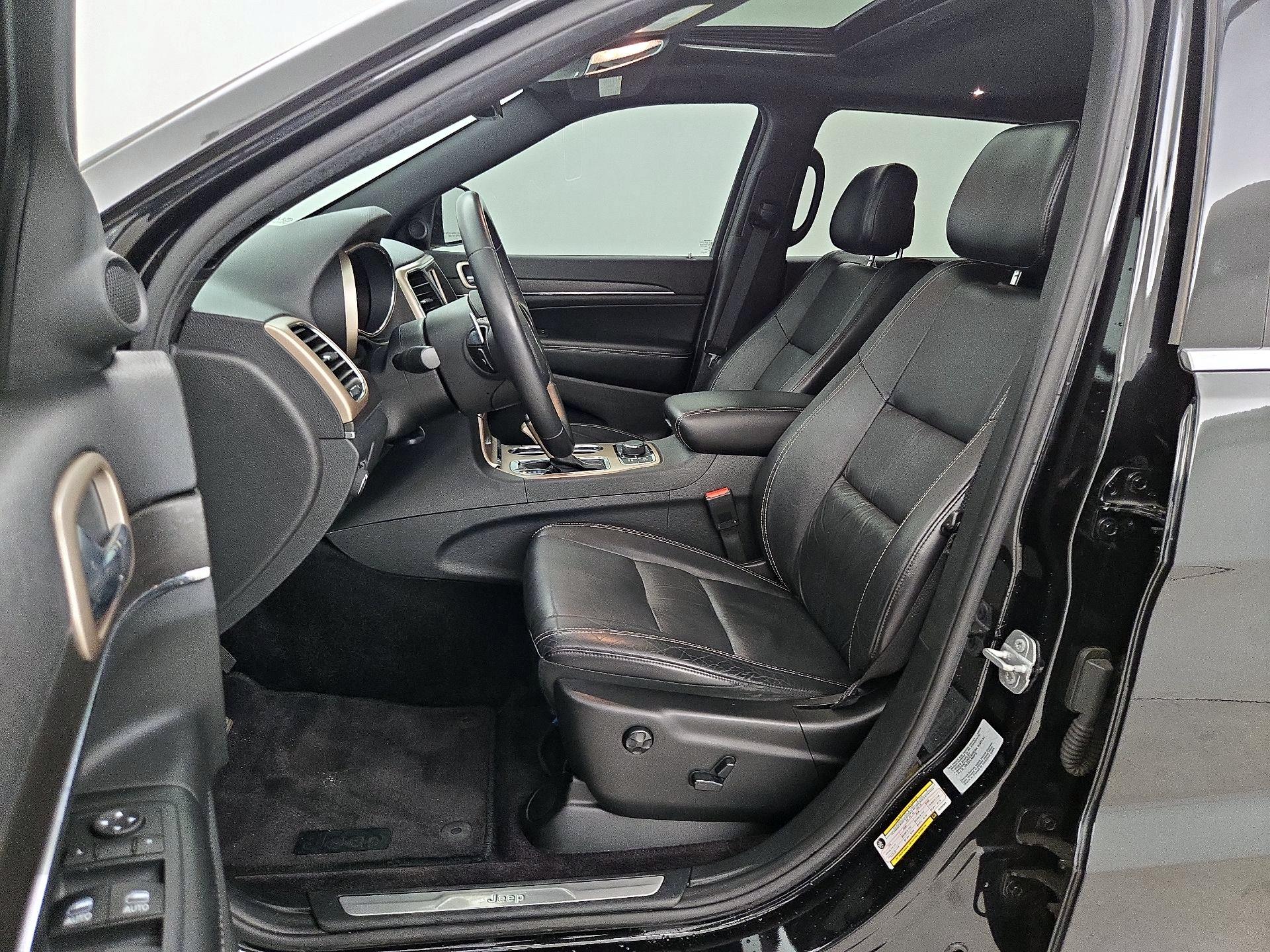 Thumbnail: 2016 Jeep Grand Cherokee - 11