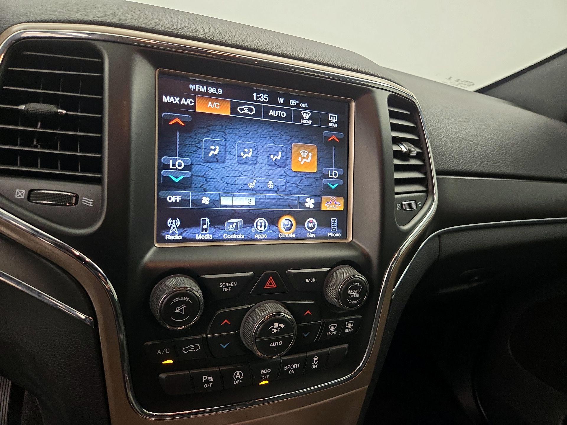 Thumbnail: 2016 Jeep Grand Cherokee - 17