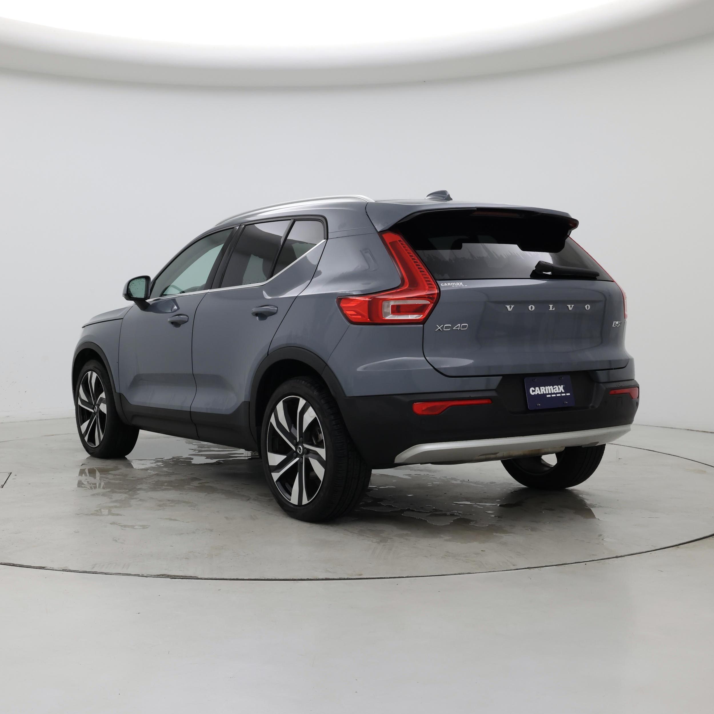 Thumbnail: 2023 Volvo XC40 - 2