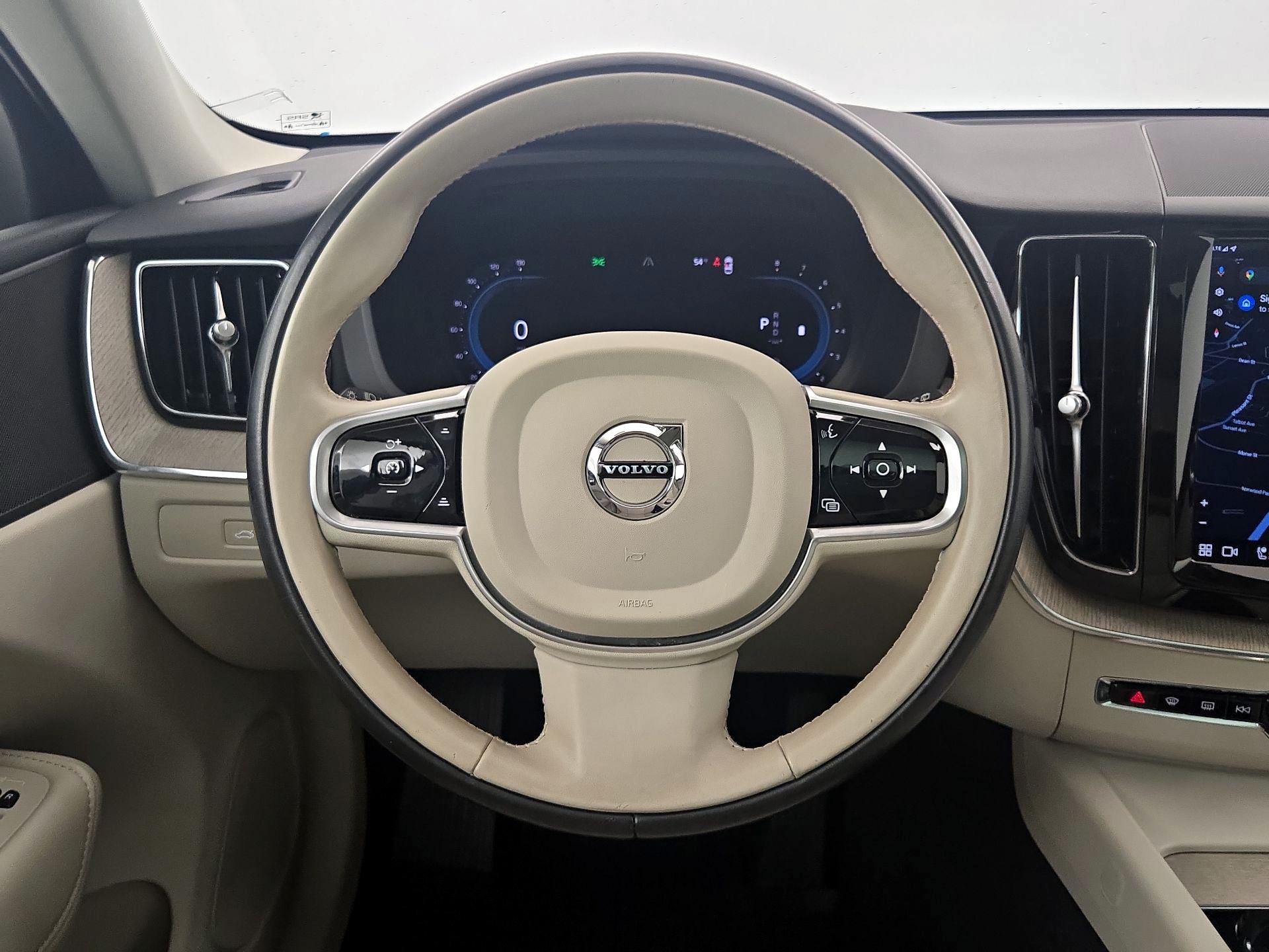 Thumbnail: 2023 Volvo XC60 - 10