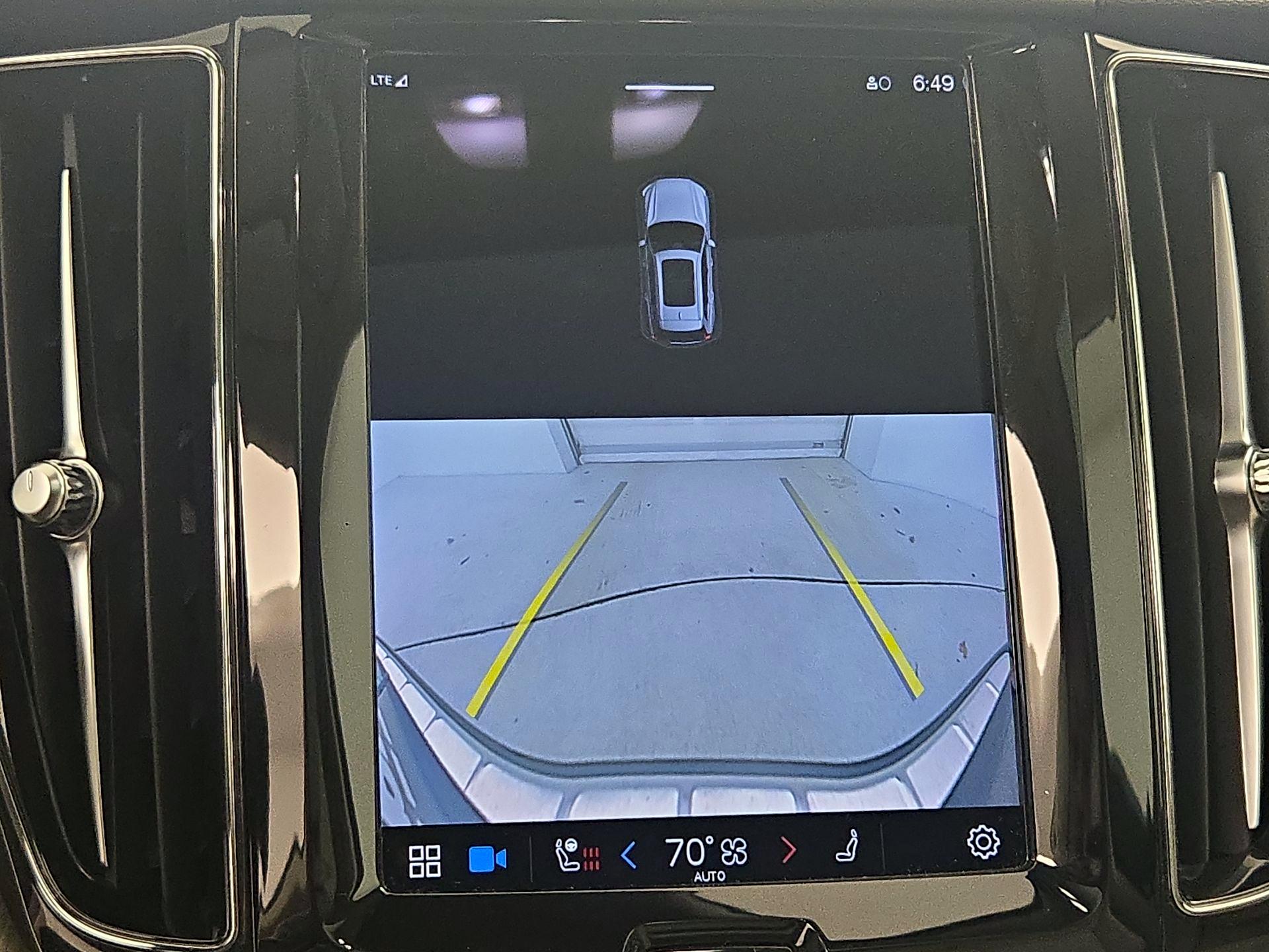 Thumbnail: 2023 Volvo XC60 - 15