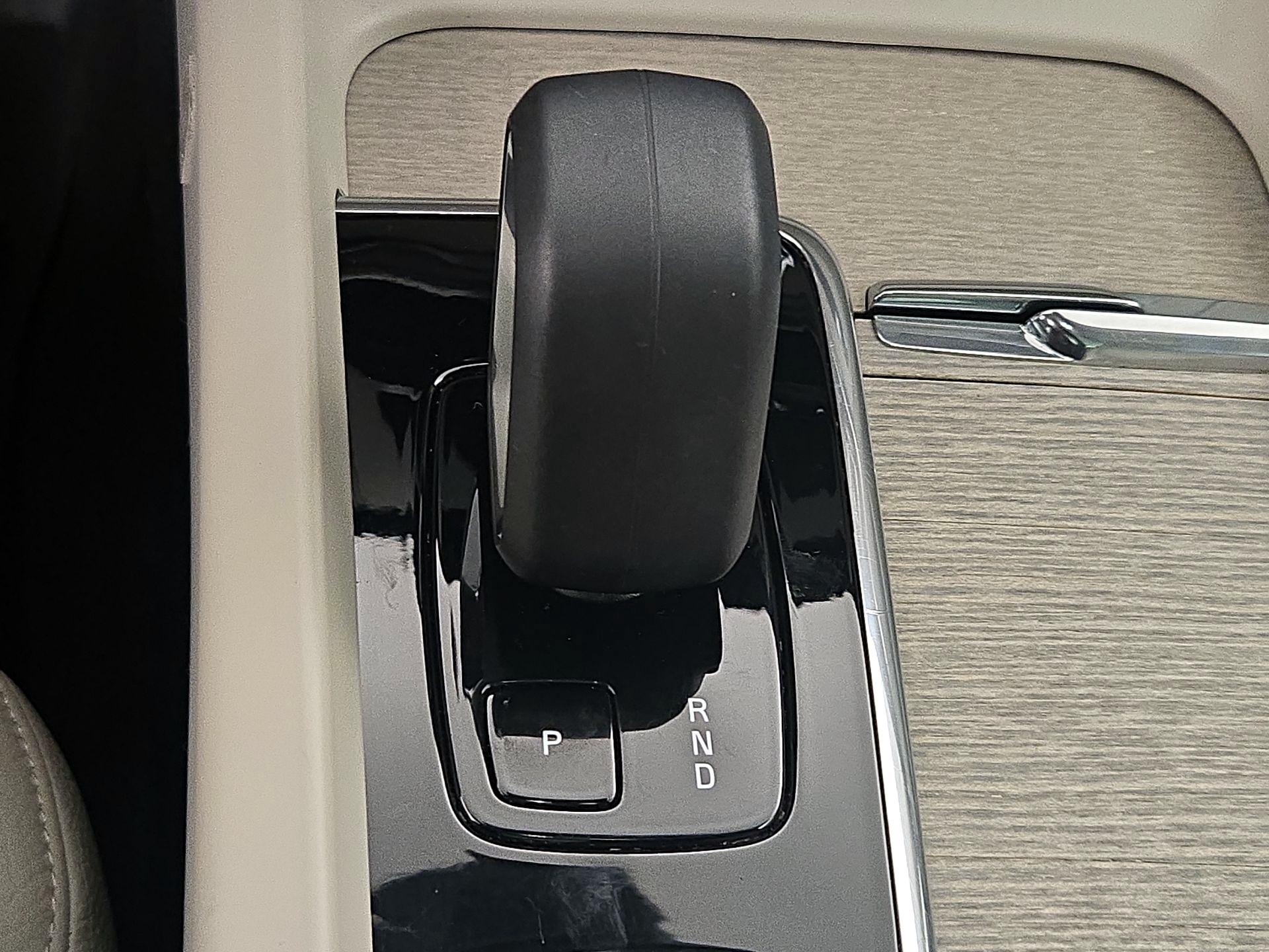 Thumbnail: 2023 Volvo XC60 - 18