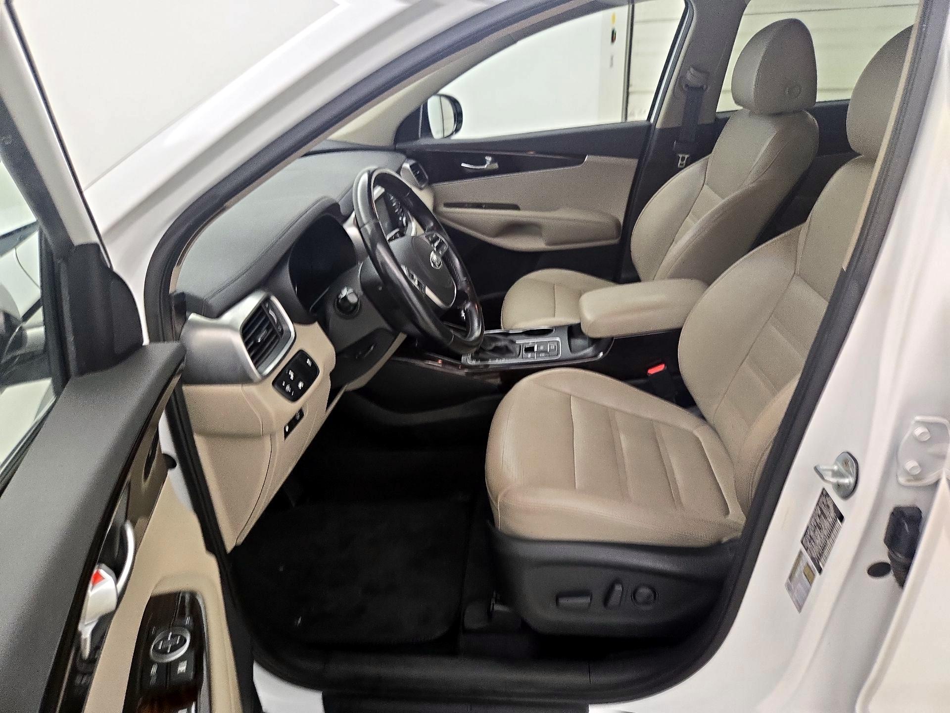 Thumbnail: 2019 Kia Sorento - 11