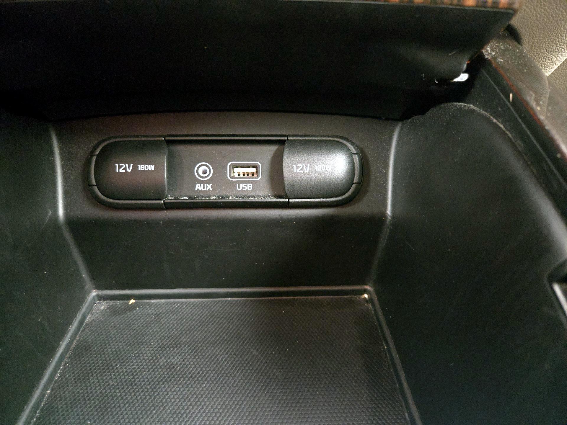 Thumbnail: 2019 Kia Sorento - 18