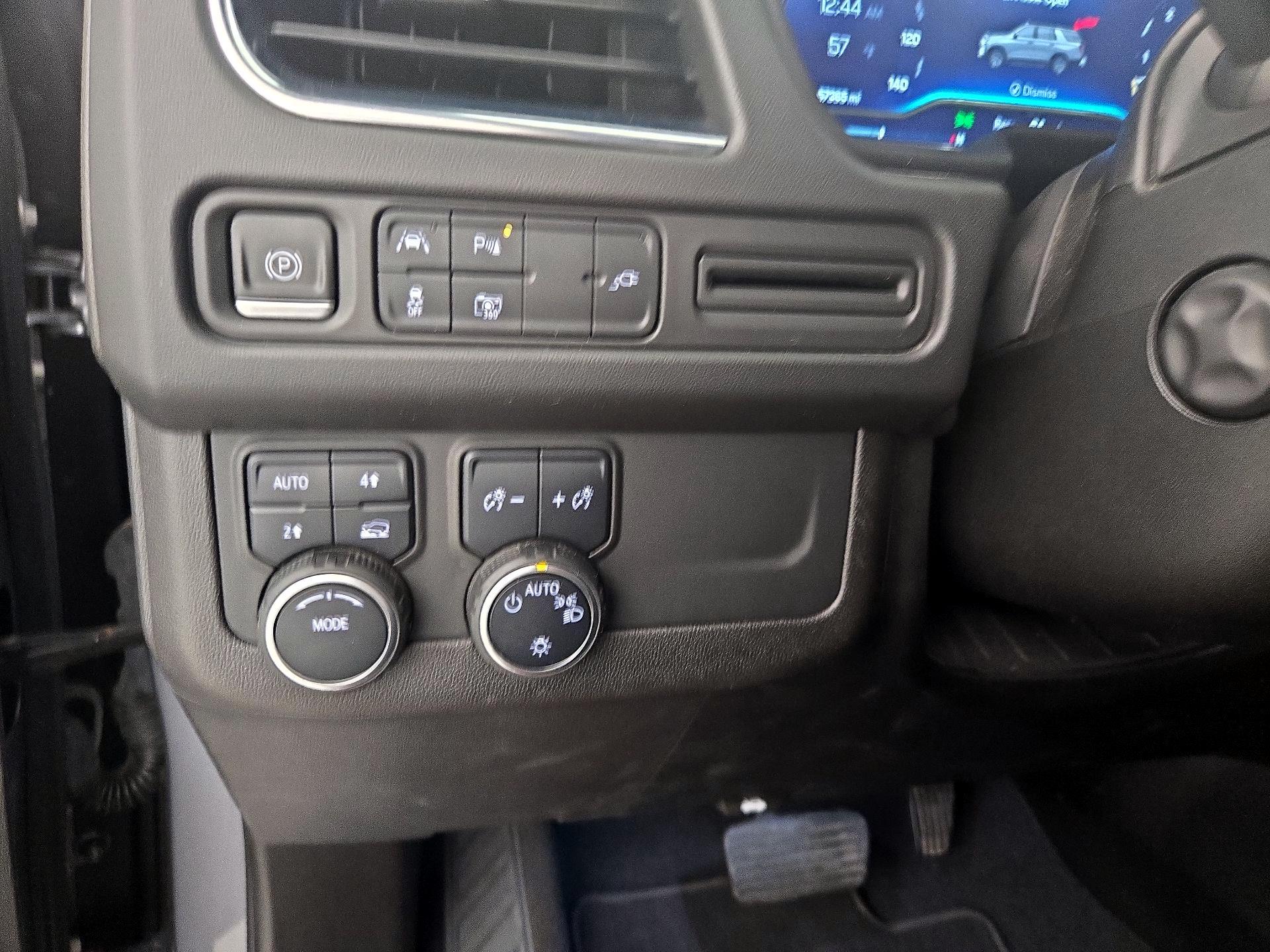 Thumbnail: 2022 Chevrolet Suburban - 13