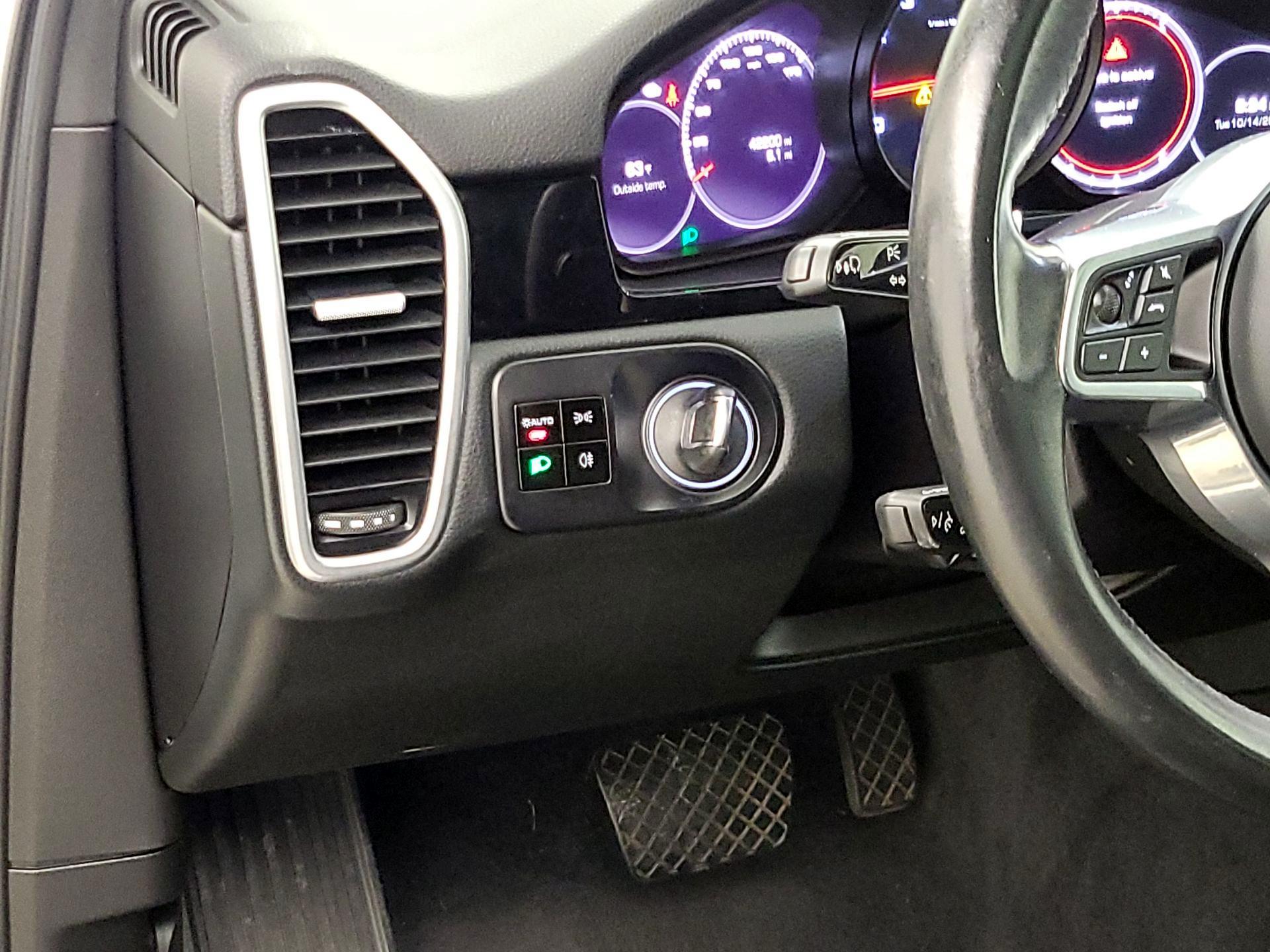 Thumbnail: 2021 Porsche Cayenne - 13