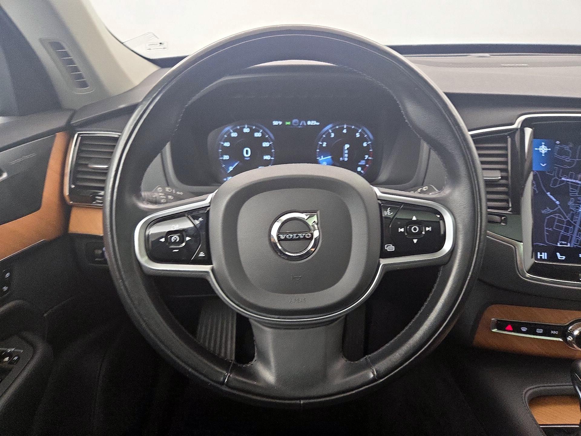 Thumbnail: 2022 Volvo XC90 - 10
