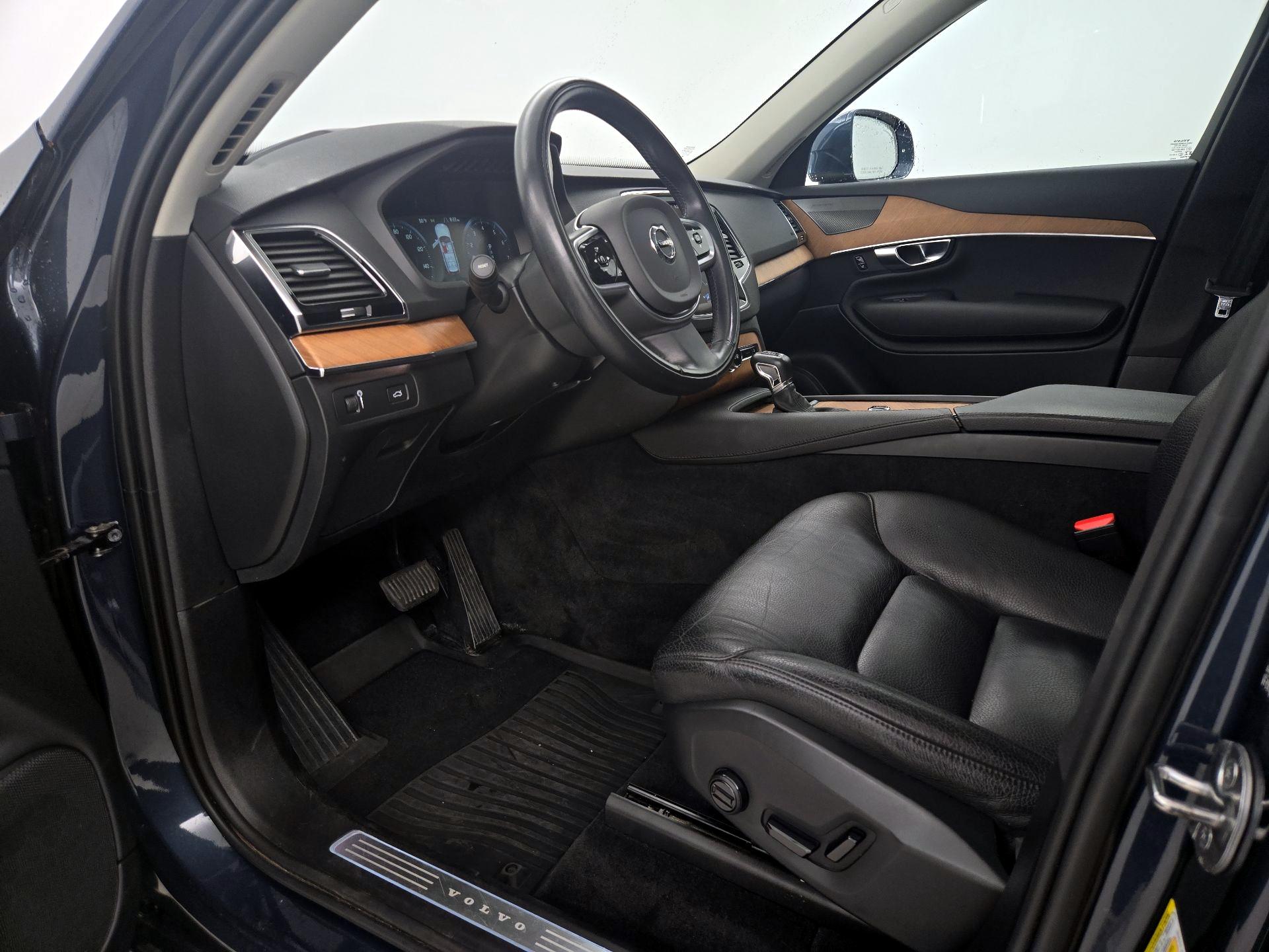 Thumbnail: 2022 Volvo XC90 - 11