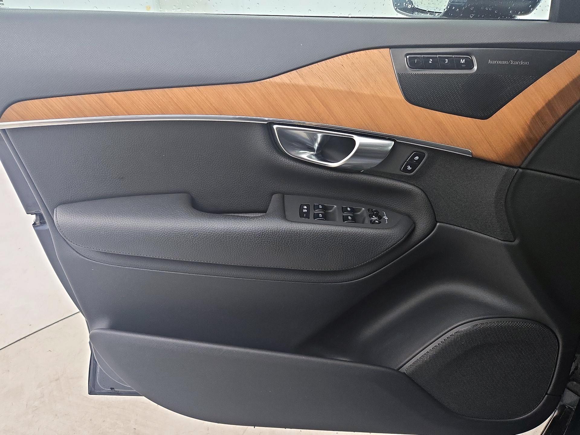 Thumbnail: 2022 Volvo XC90 - 12