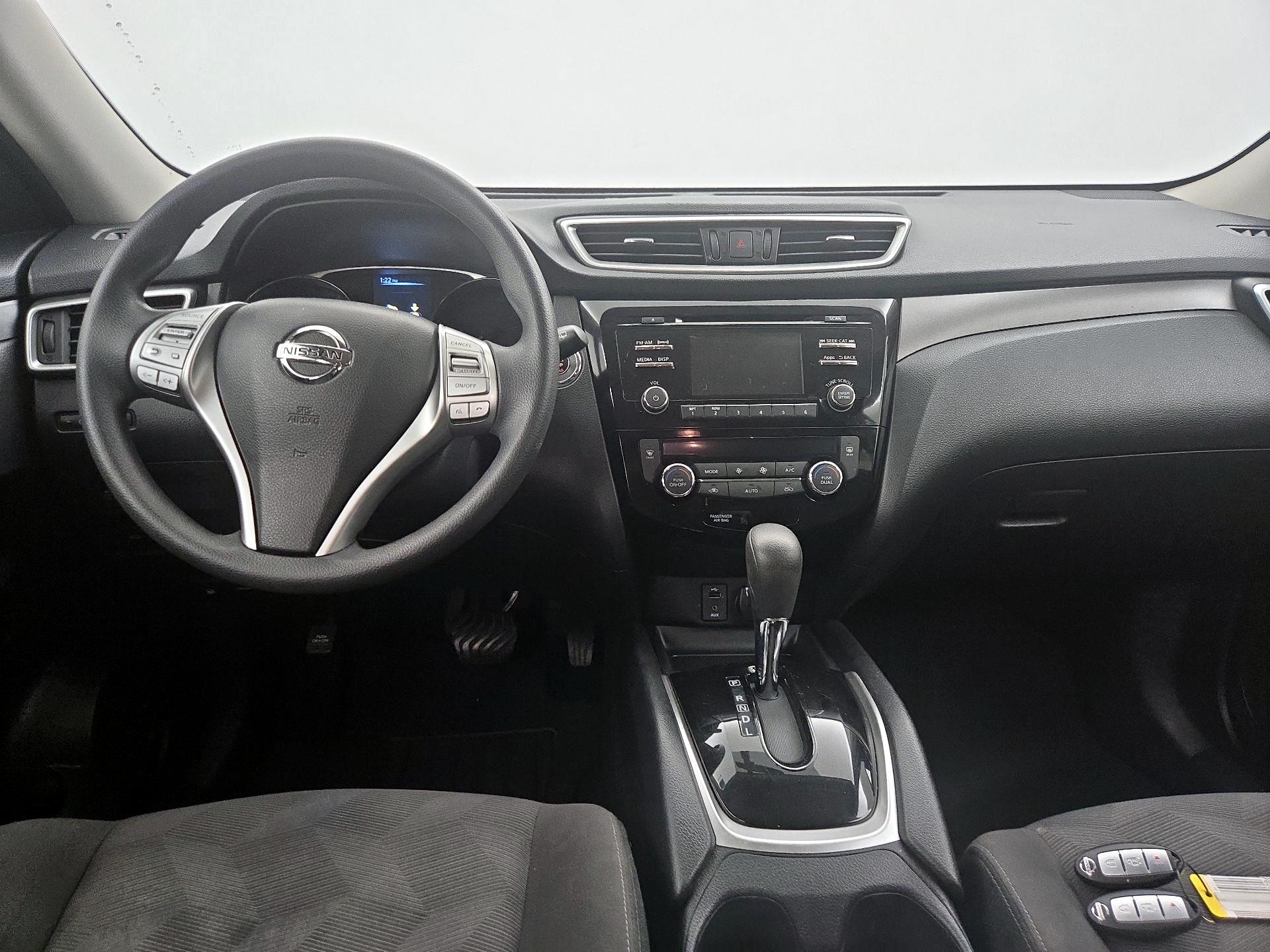 Thumbnail: 2016 Nissan Rogue - 9