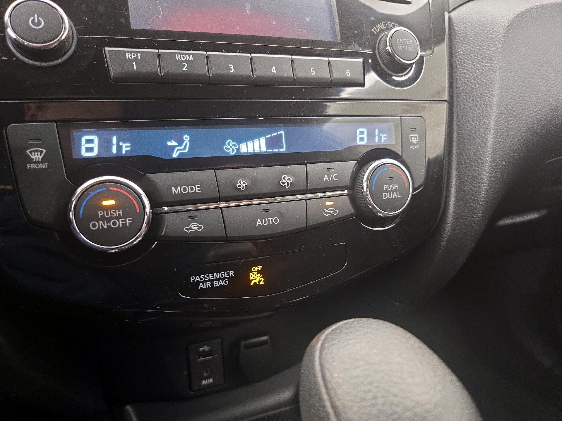 Thumbnail: 2016 Nissan Rogue - 16